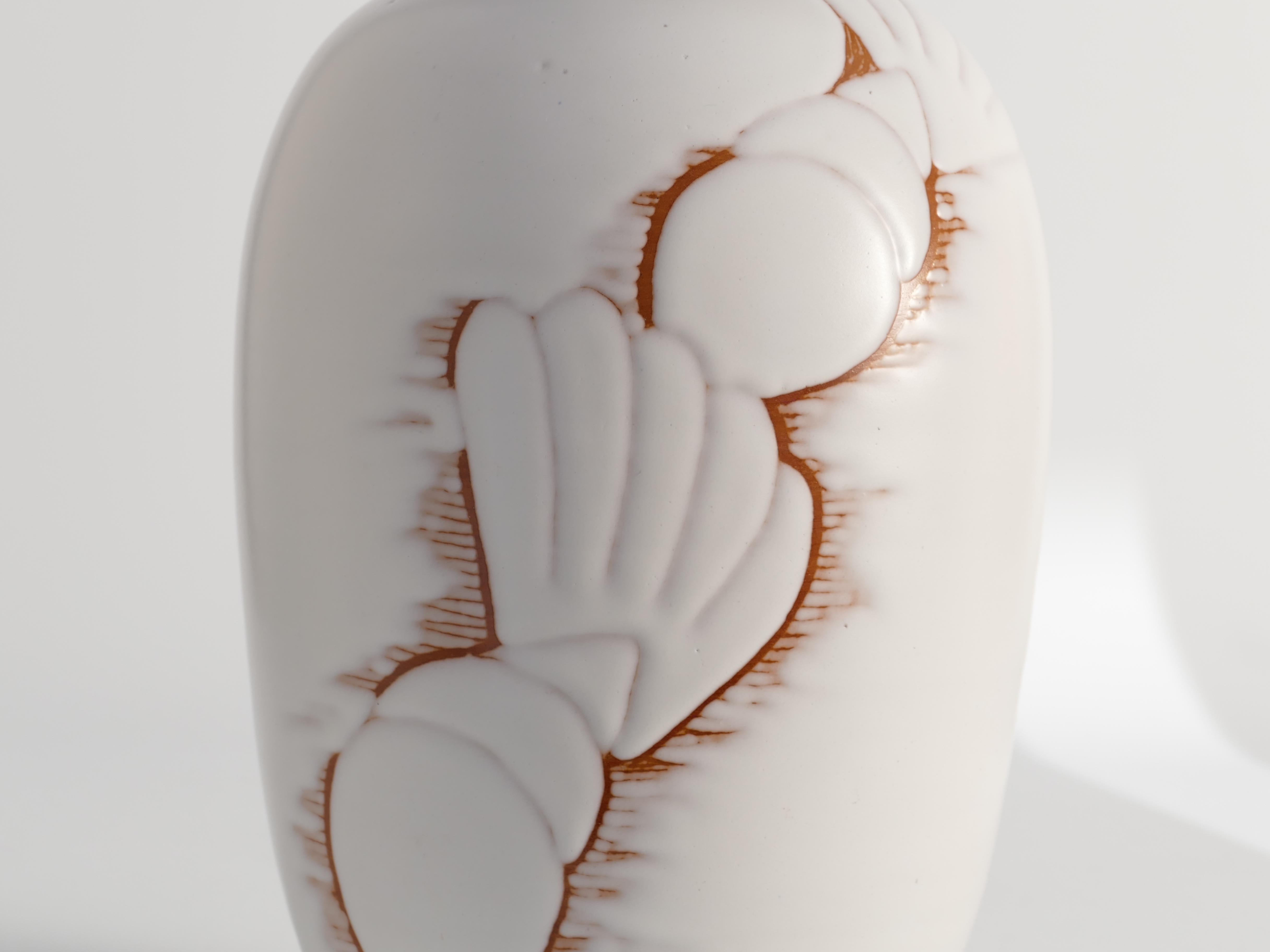 Art Deco White Seashell Motif Table lamp By Anna Lisa Thomson, Upsala Ekeby For Sale 11