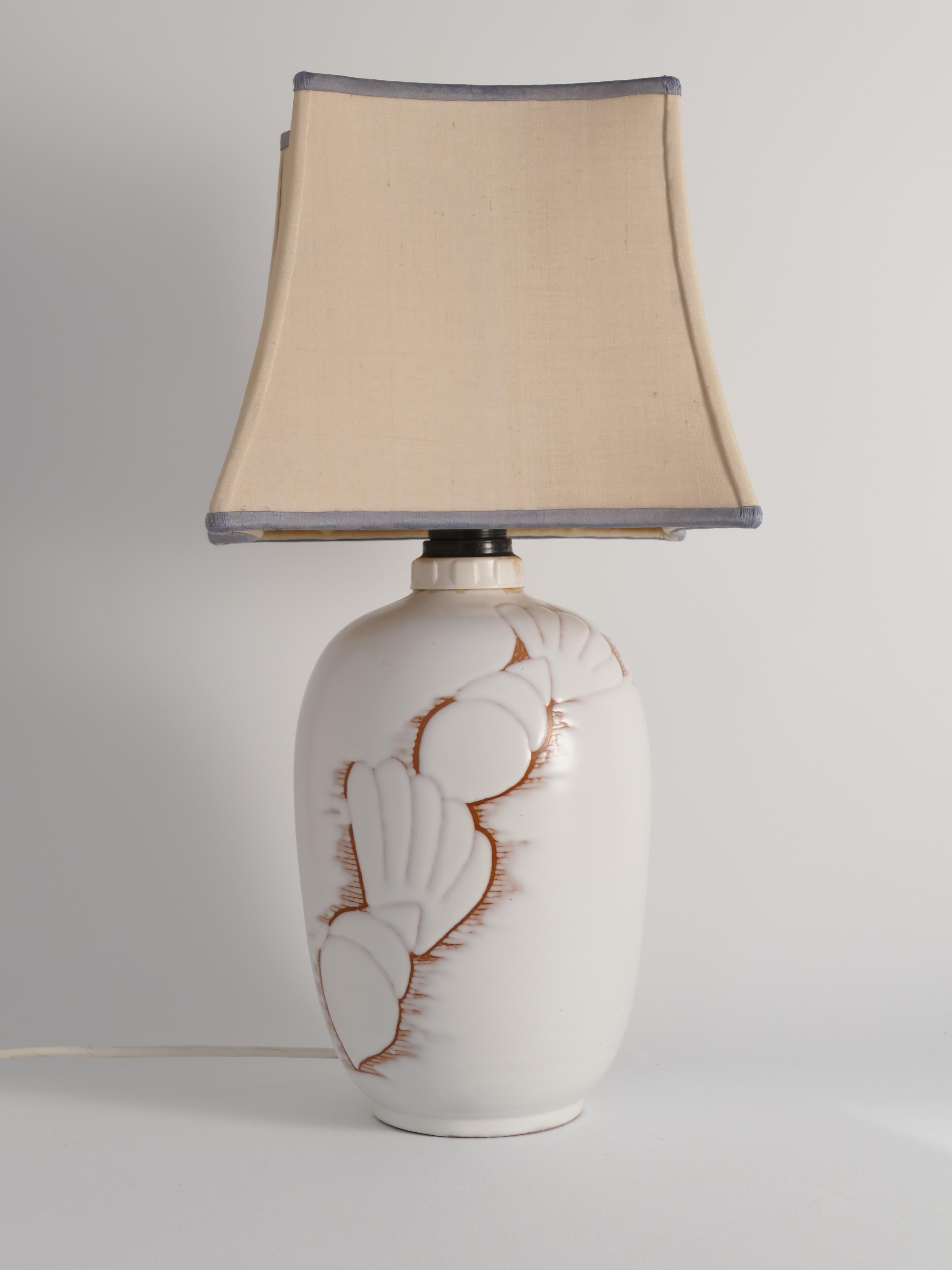 Mid-20th Century Art Deco White Seashell Motif Table lamp By Anna Lisa Thomson, Upsala Ekeby For Sale