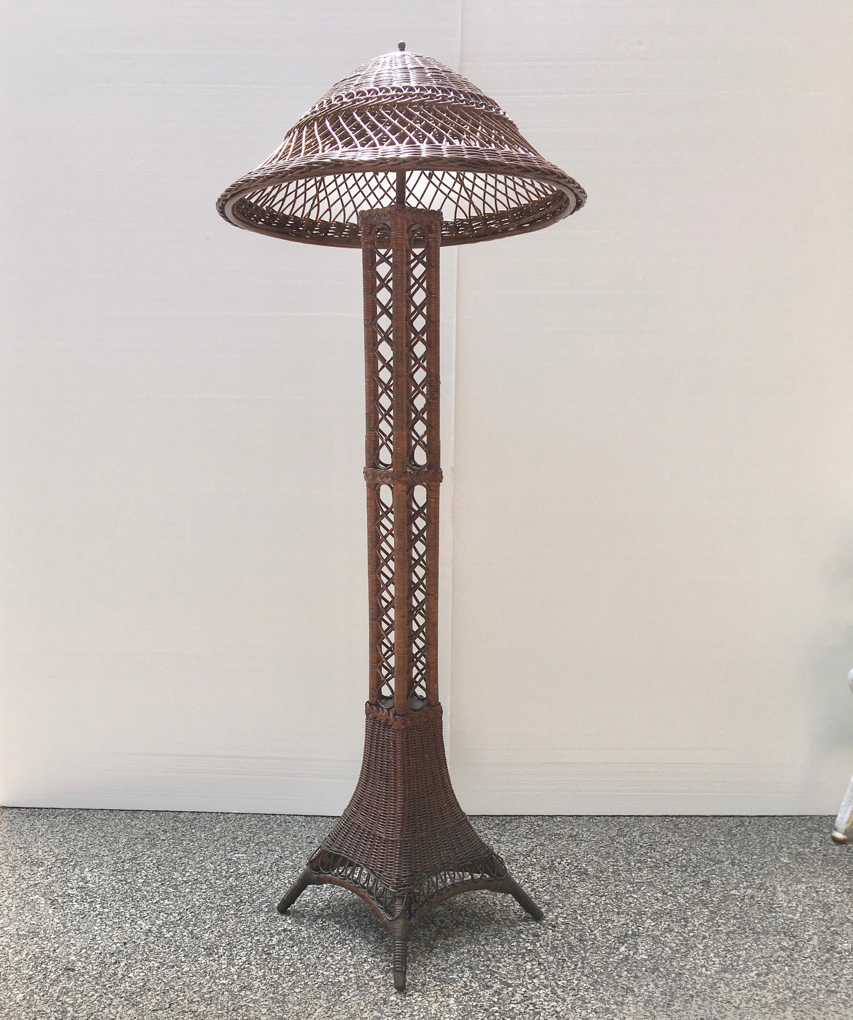 Woven Art Deco Wicker Floor Lamp in Eiffel Tower Form For Sale