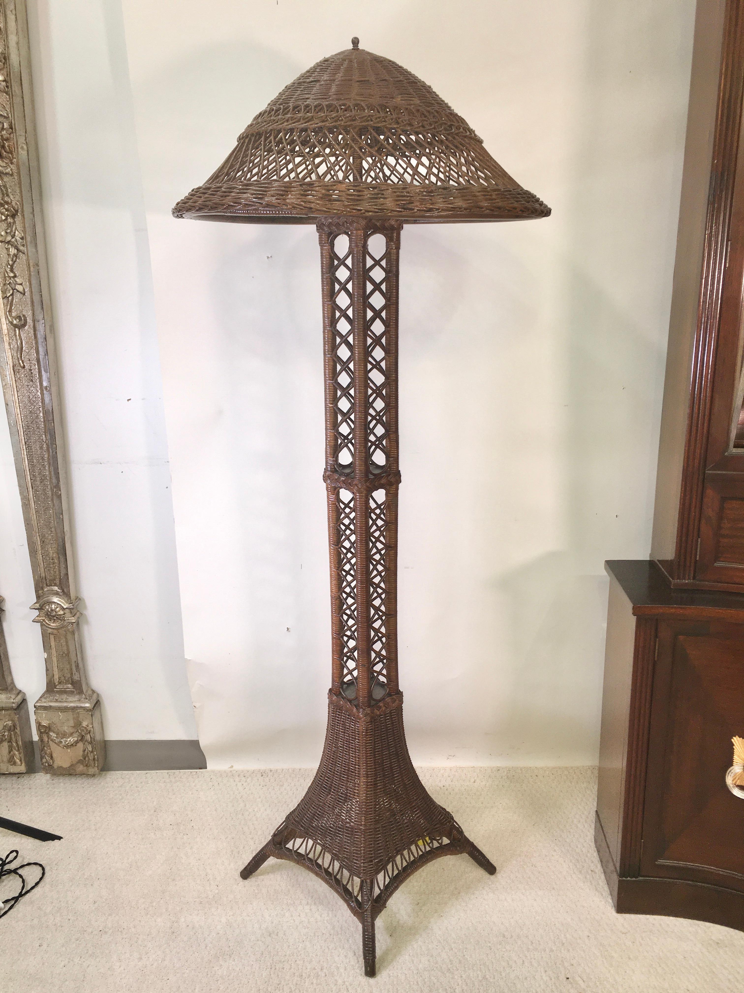 Art Deco Wicker Floor Lamp in Eiffel Tower Form In Good Condition For Sale In Hanover, MA