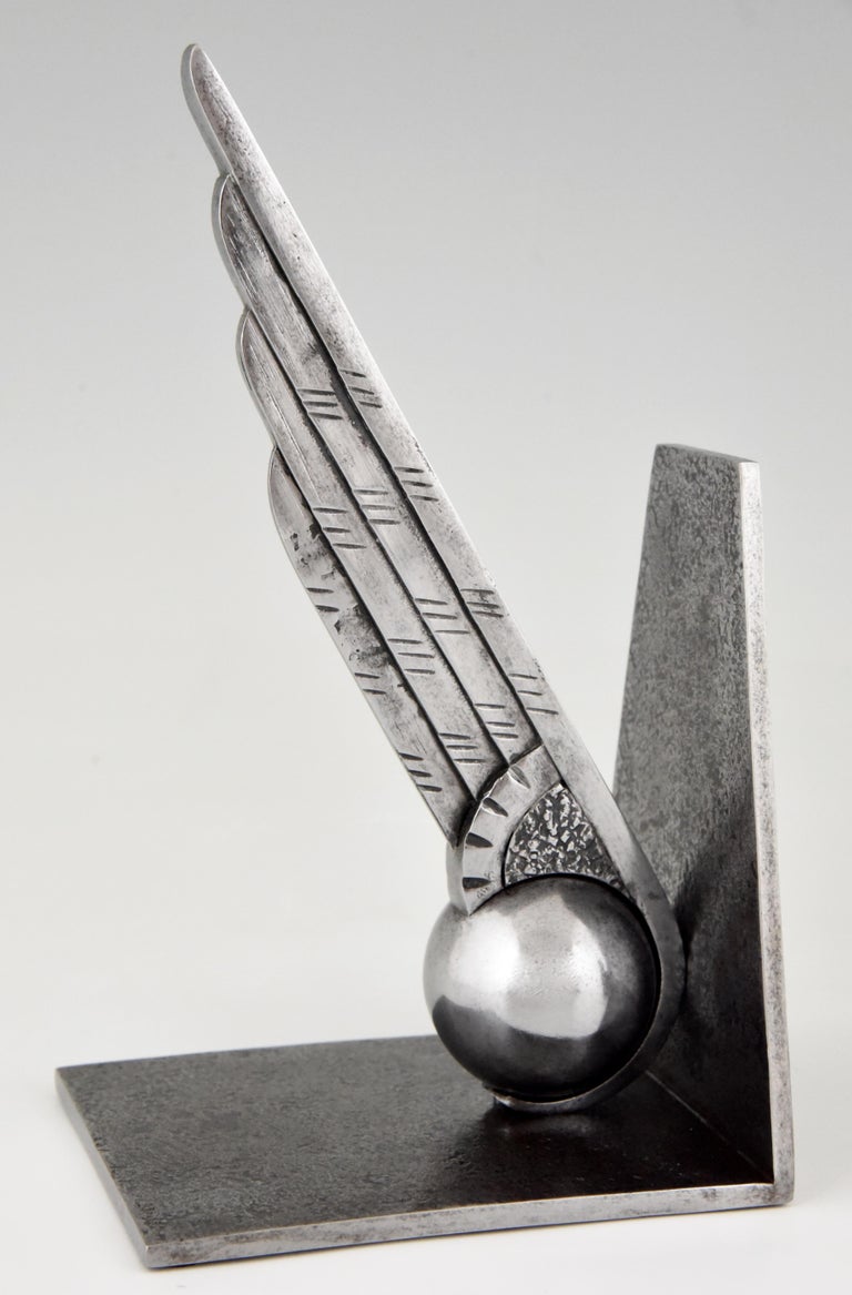 Art Deco Wing and Ball Wrought Iron Bookends Edgar Brandt, 1930 at 1stDibs - Unique Art Deco Wing Toned Collectible