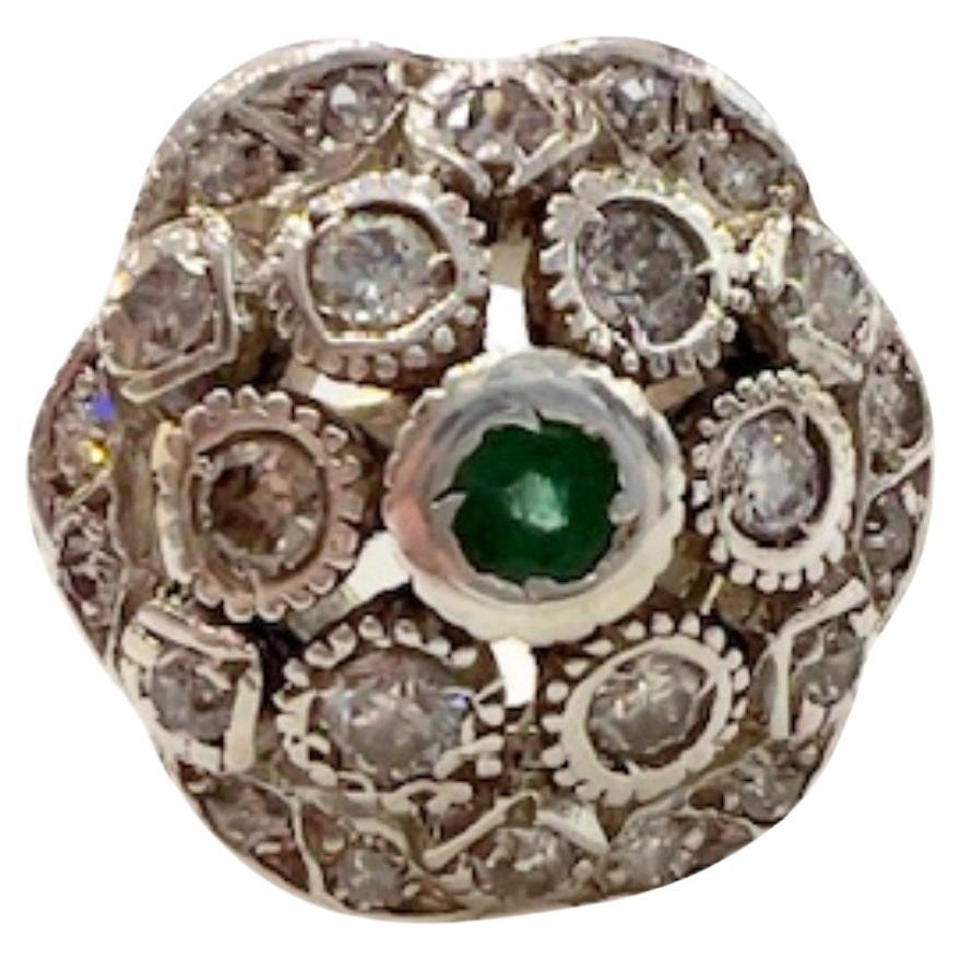 Art Deco with 0.84ct Diamonds & 0.20ct Emerald in 18k Gold & 925 Silver Ring For Sale