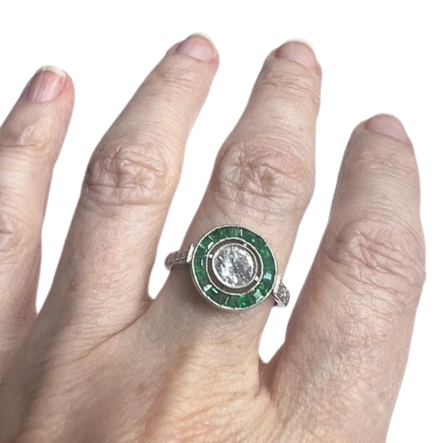 Anillo Art Déco con Diamantes y Esmeralda Platino 950 Art Decó