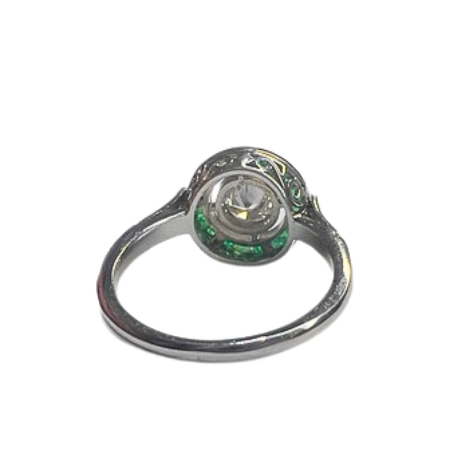 Anillo Art Déco con Diamantes y Esmeralda Platino 950 1