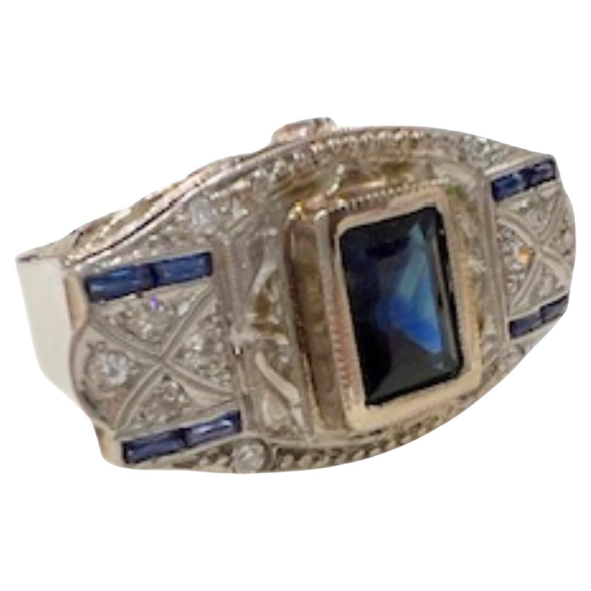 Art Deco-Ring aus 18 Karat Gold mit Platin-Akzenten, Diamanten und Saphiren
