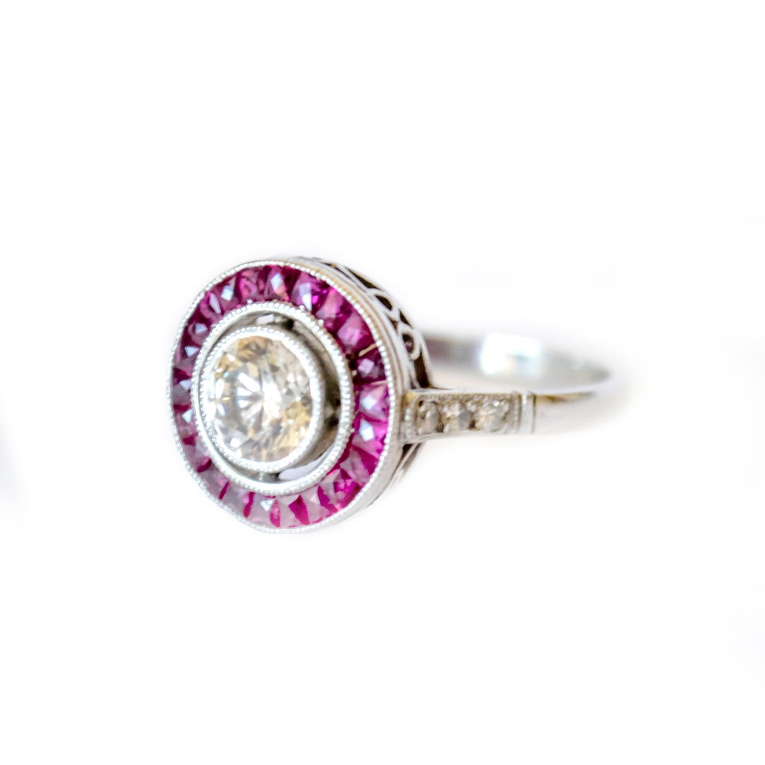 Taglio brillante Art Deco con rubino e  Anello in platino 950 con diamanti brillanti da 0,75 ct. in vendita