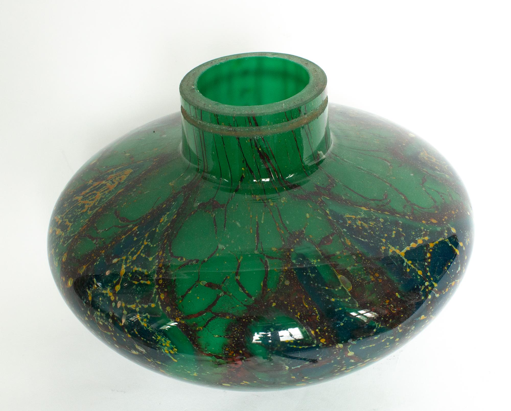 Mid-20th Century Art Deco WMF Ikora Art Glass in Green, Black and Gold, Table Lamp For Sale