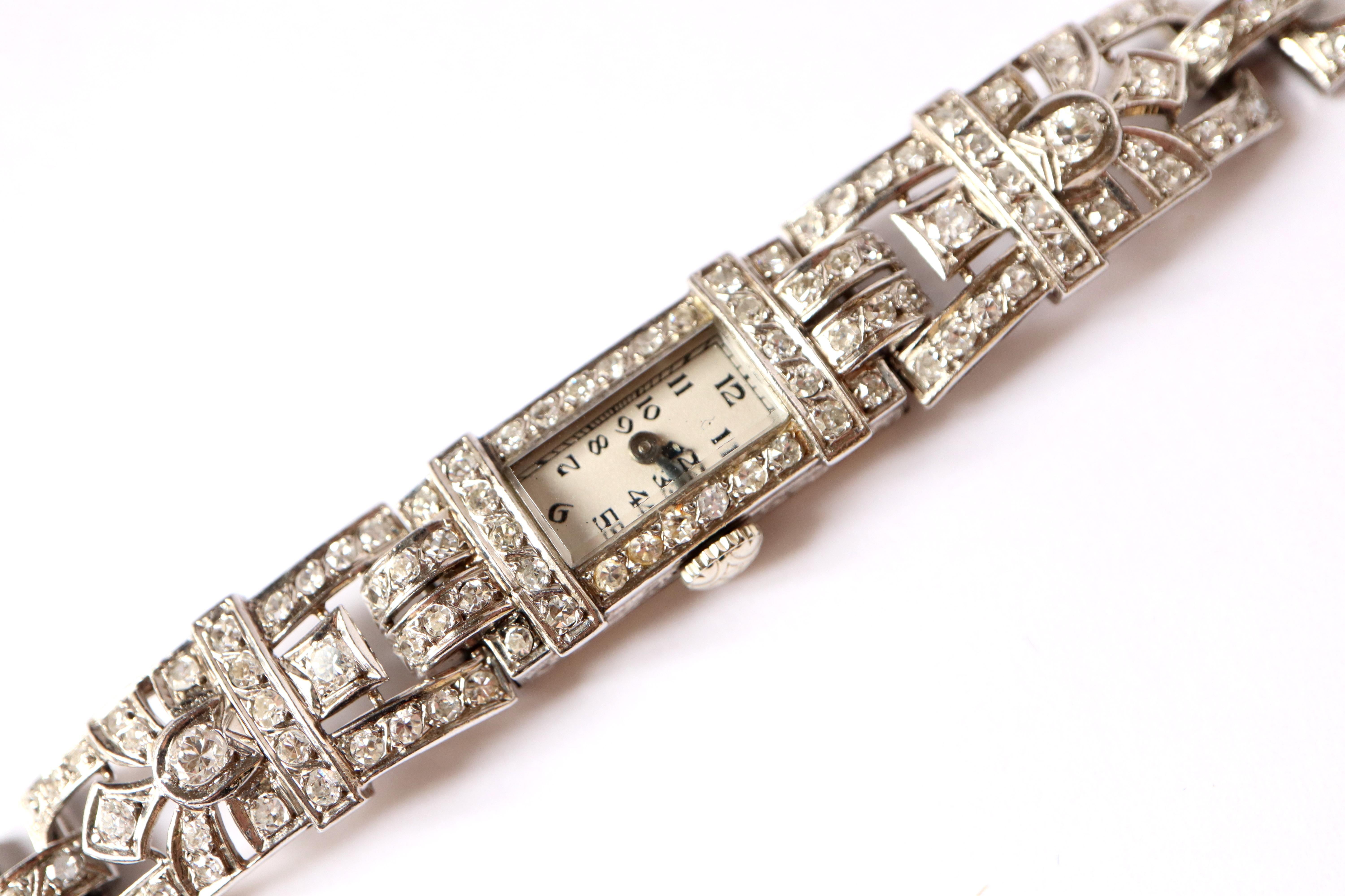 Art Deco Woman Watch in Platinum with Diamonds Mechanical Mouvement French In Good Condition For Sale In Paris, FR
