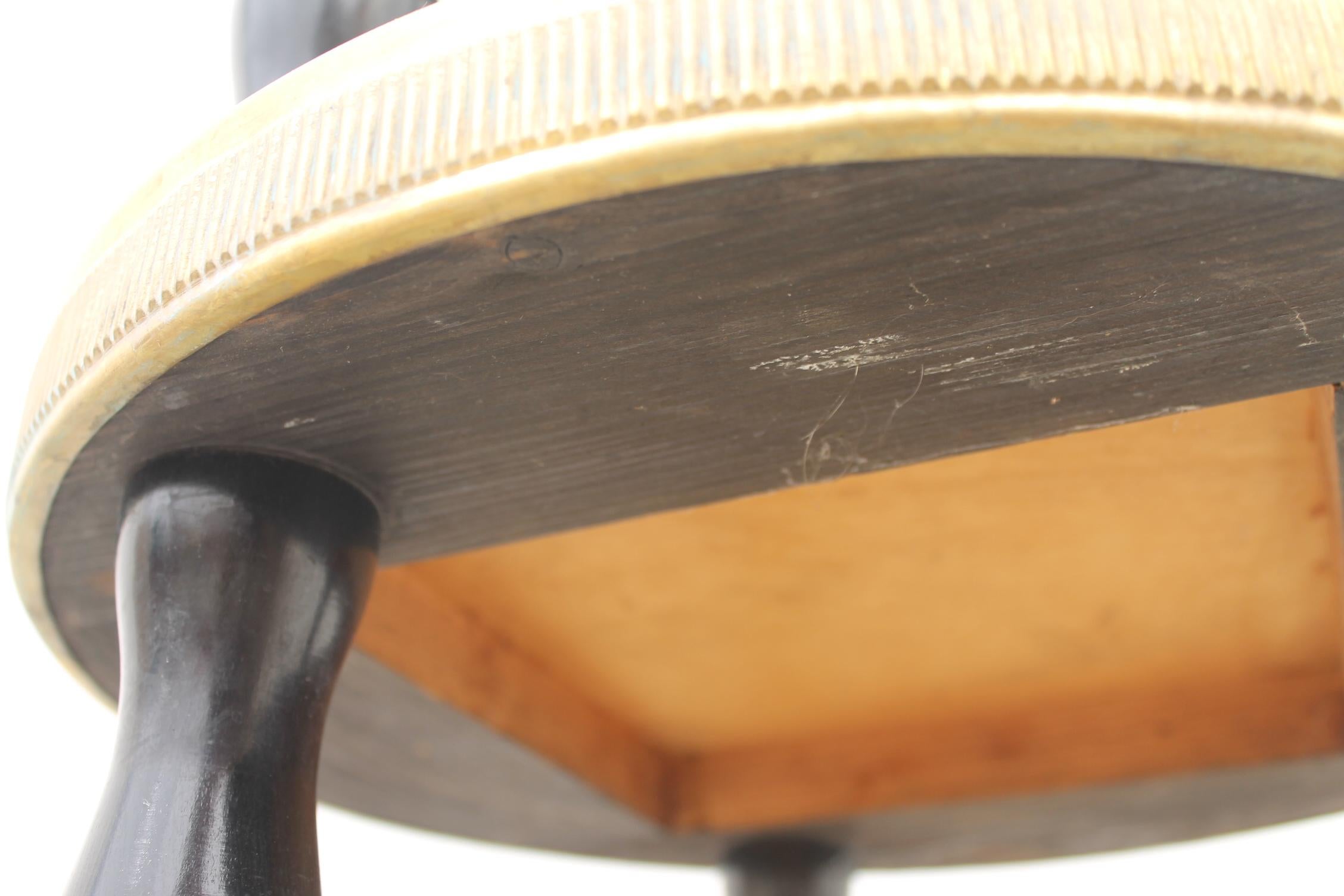 Runder Beistelltisch aus Holz und Messing im Art déco-Stil, Böhmen, 1930er Jahre im Angebot 12
