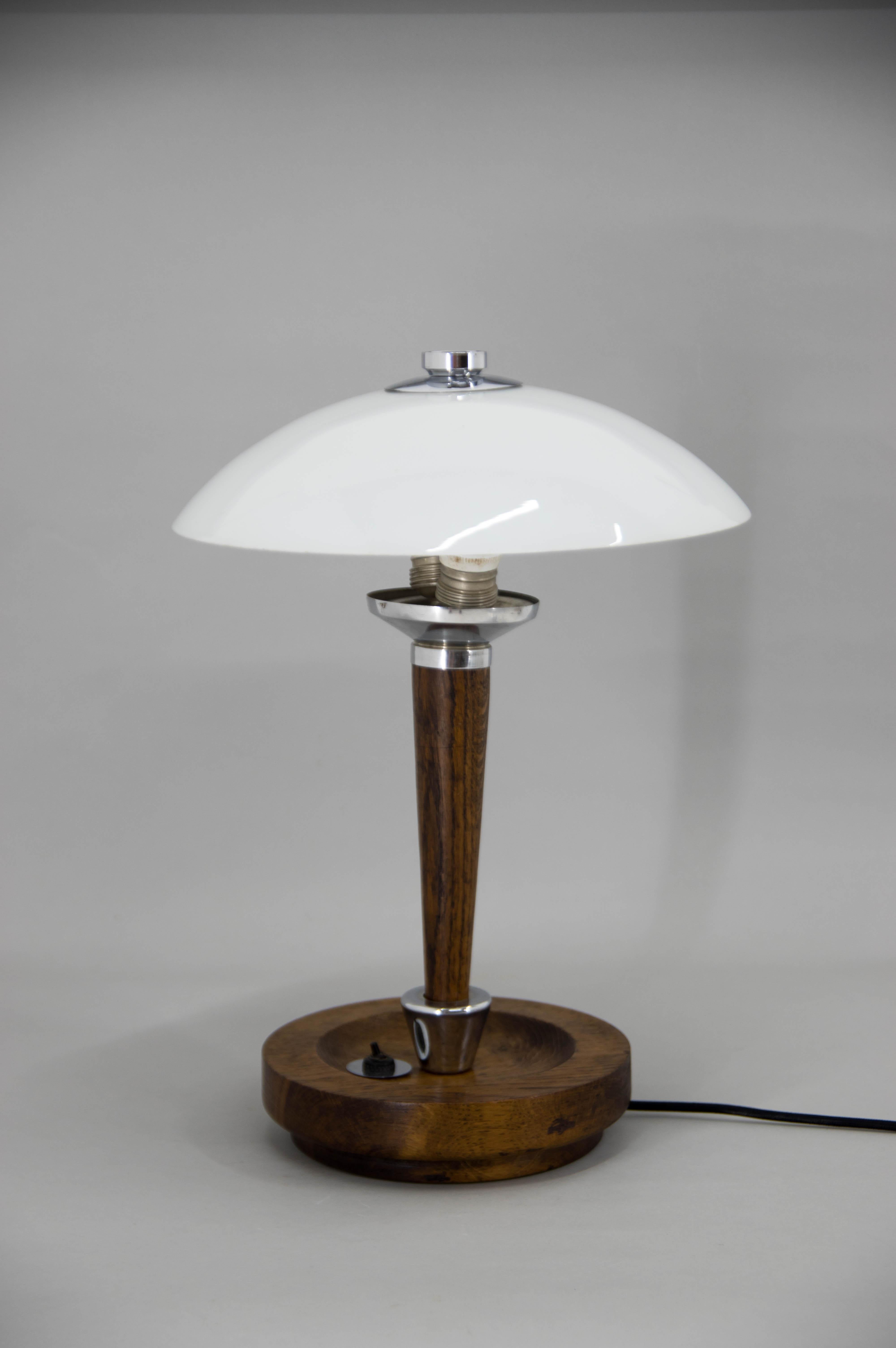 Art déco Lampe de bureau Art Déco en bois et verre, années 1930 en vente