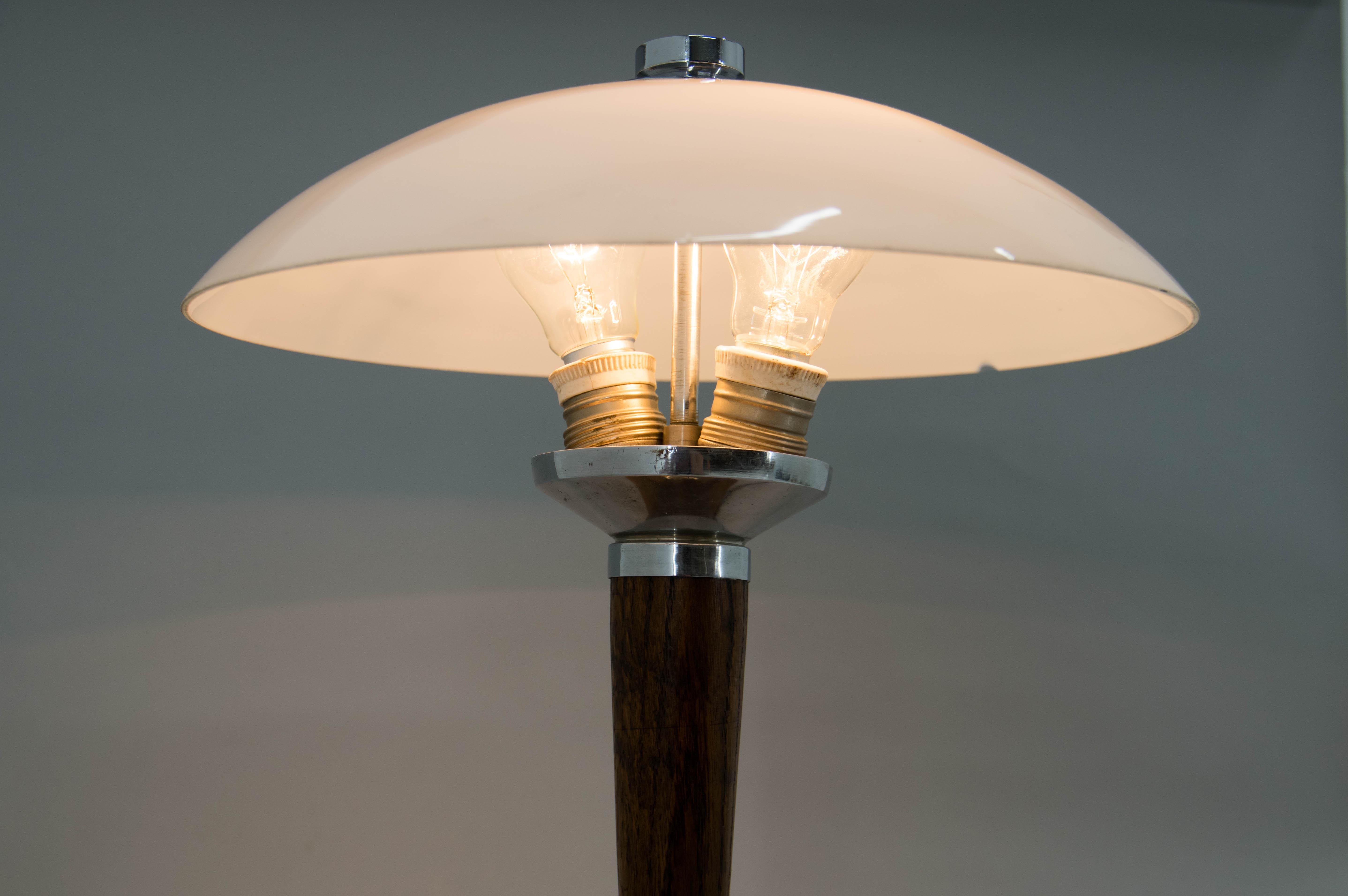Lampe de bureau Art Déco en bois et verre, années 1930 en vente 1