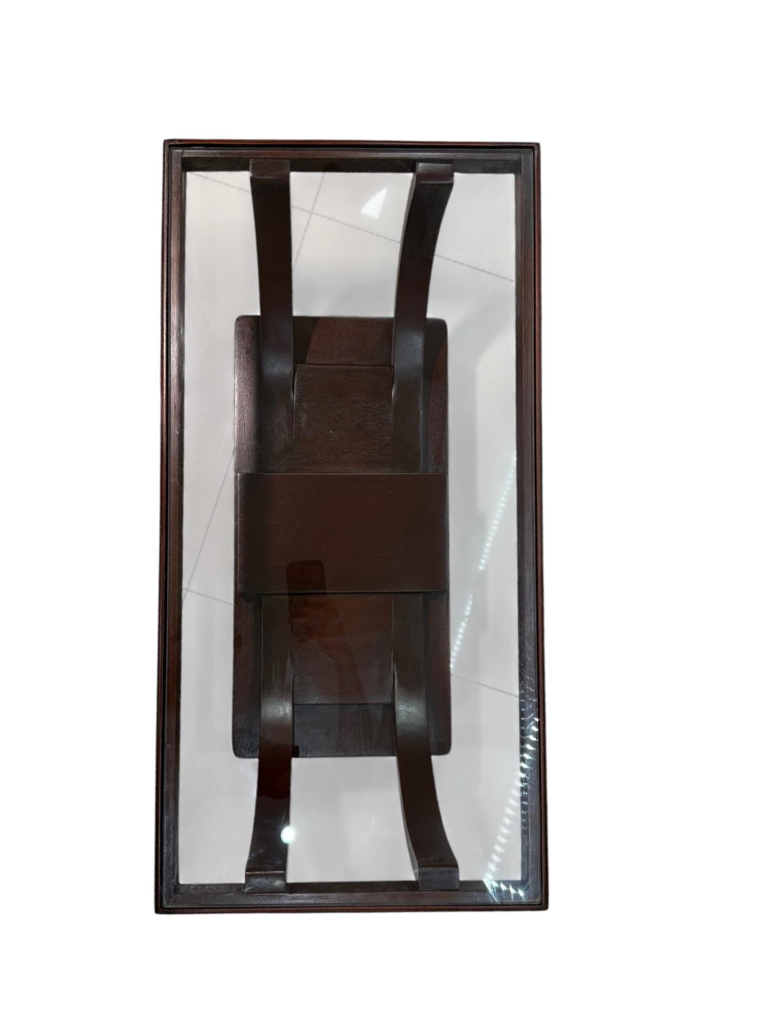 Fait main Petite table basse art déco en bois et verre en vente