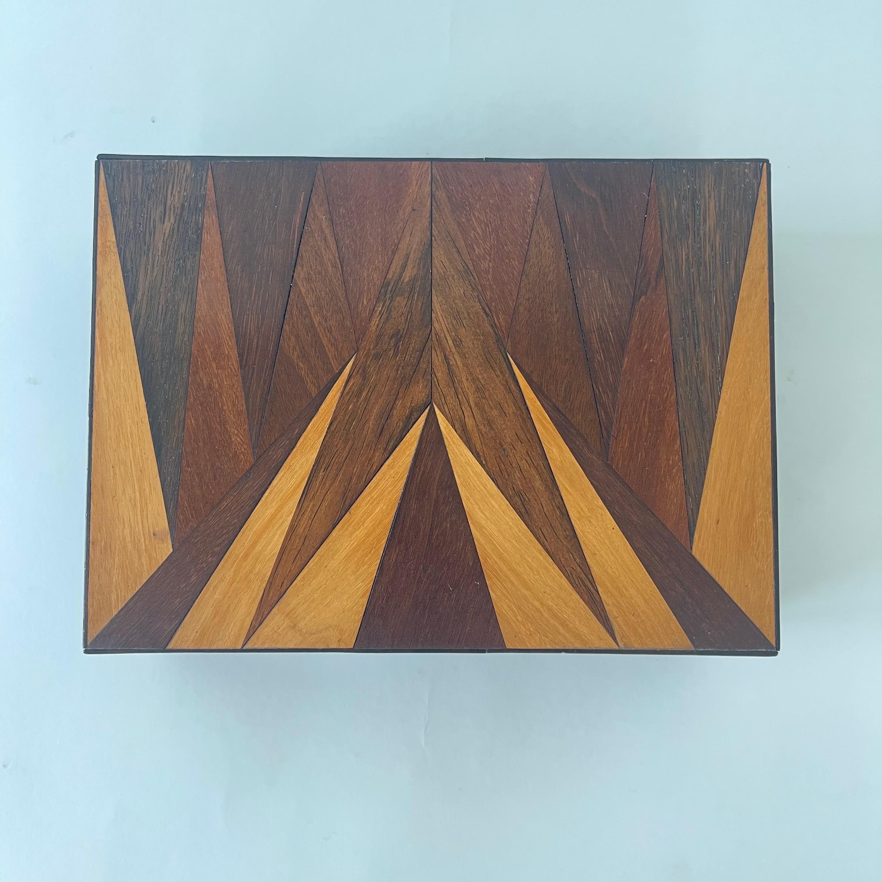 Scatola con intarsio in legno Art Déco per tabacco da fiuto, sigari o gioielli, anni '30 in vendita 3
