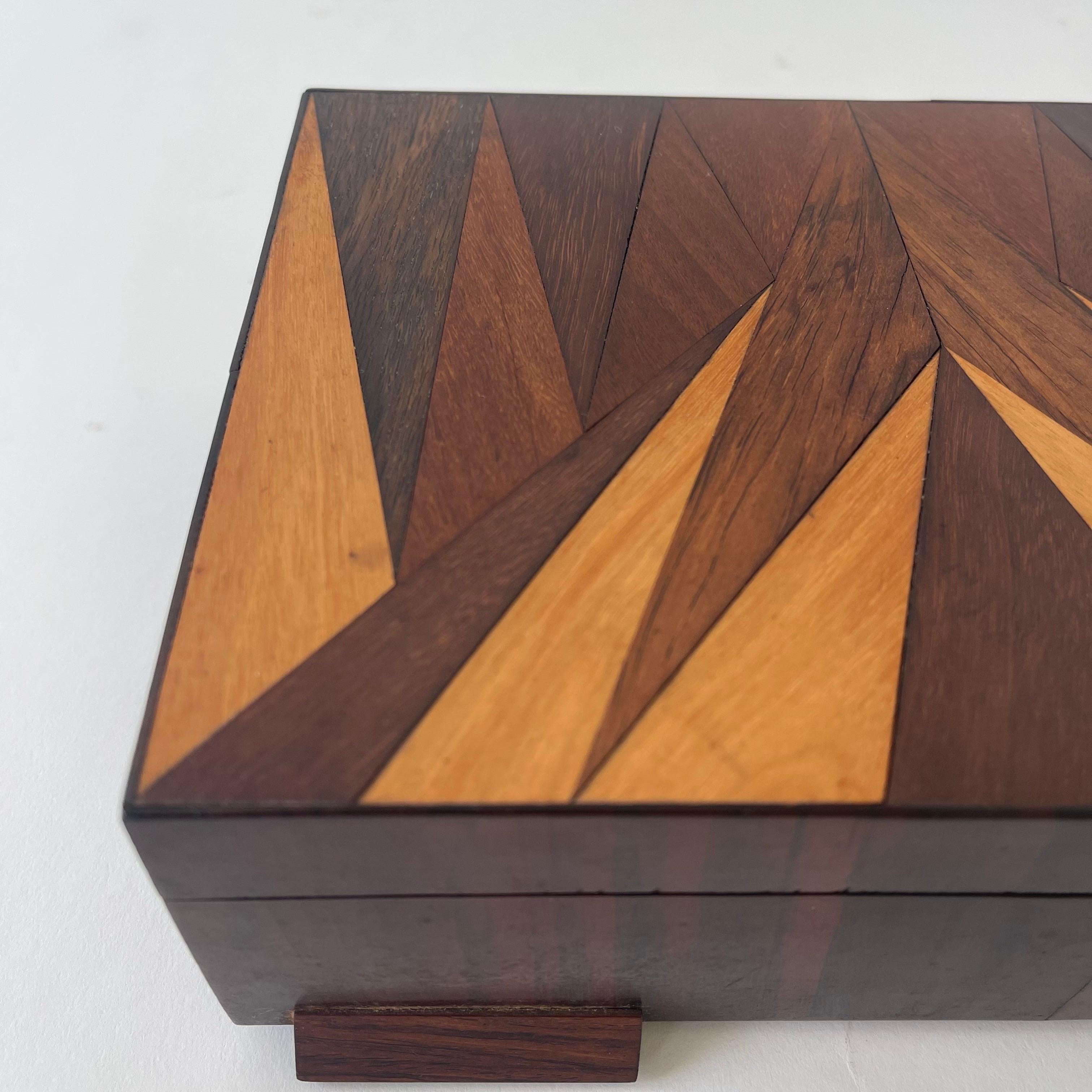 Scatola con intarsio in legno Art Déco per tabacco da fiuto, sigari o gioielli, anni '30 in vendita 4