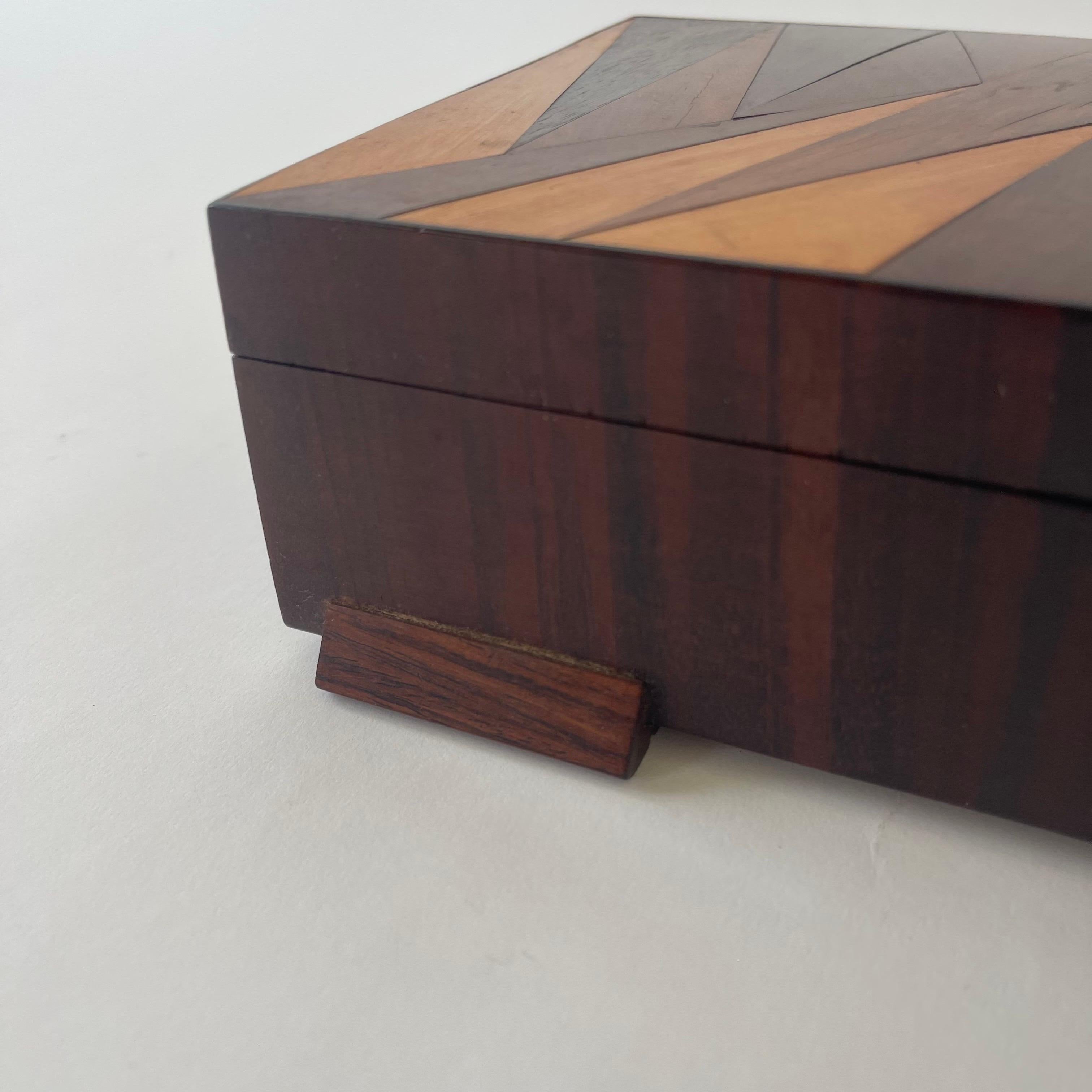 Scatola con intarsio in legno Art Déco per tabacco da fiuto, sigari o gioielli, anni '30 in vendita 5