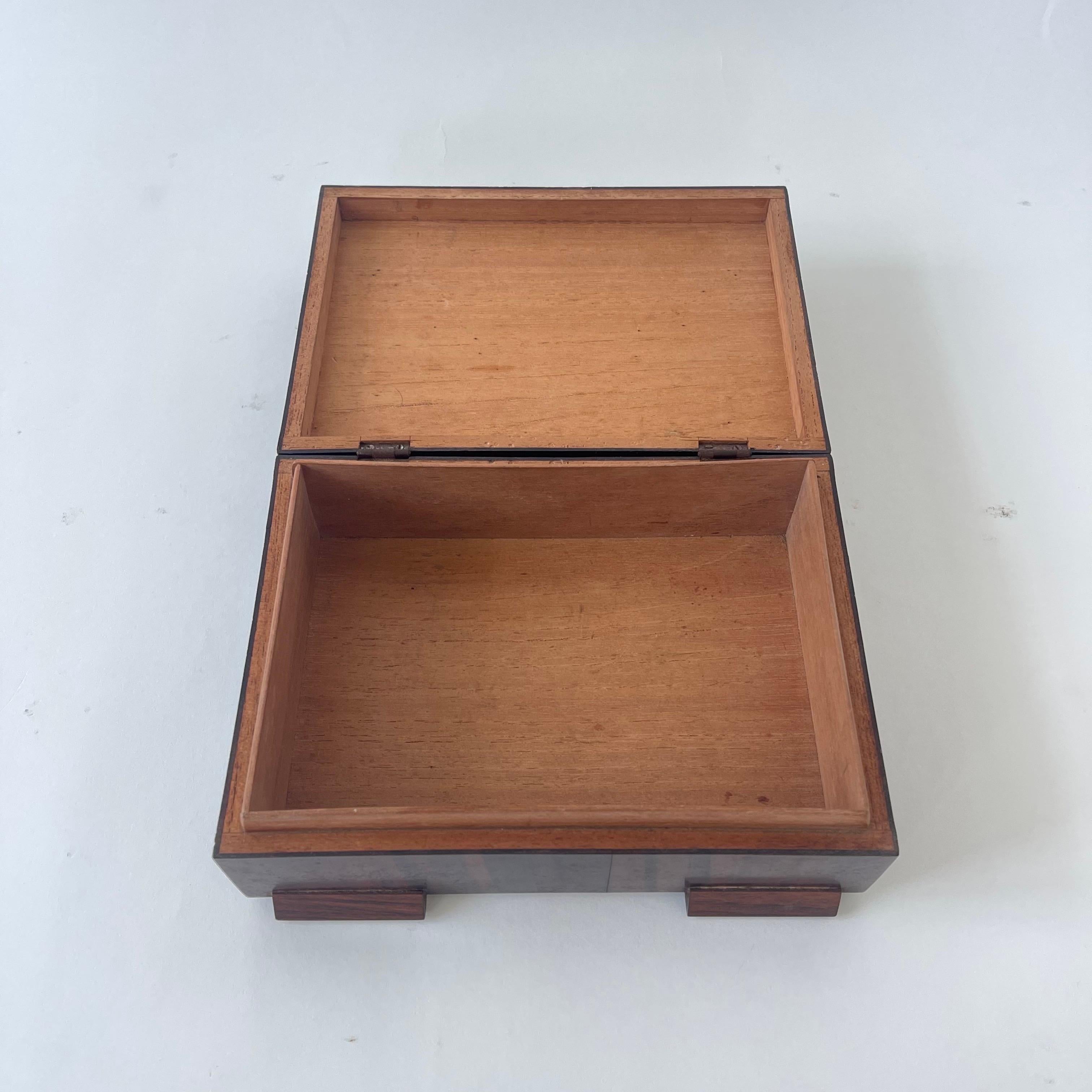 Scatola con intarsio in legno Art Déco per tabacco da fiuto, sigari o gioielli, anni '30 in vendita 2