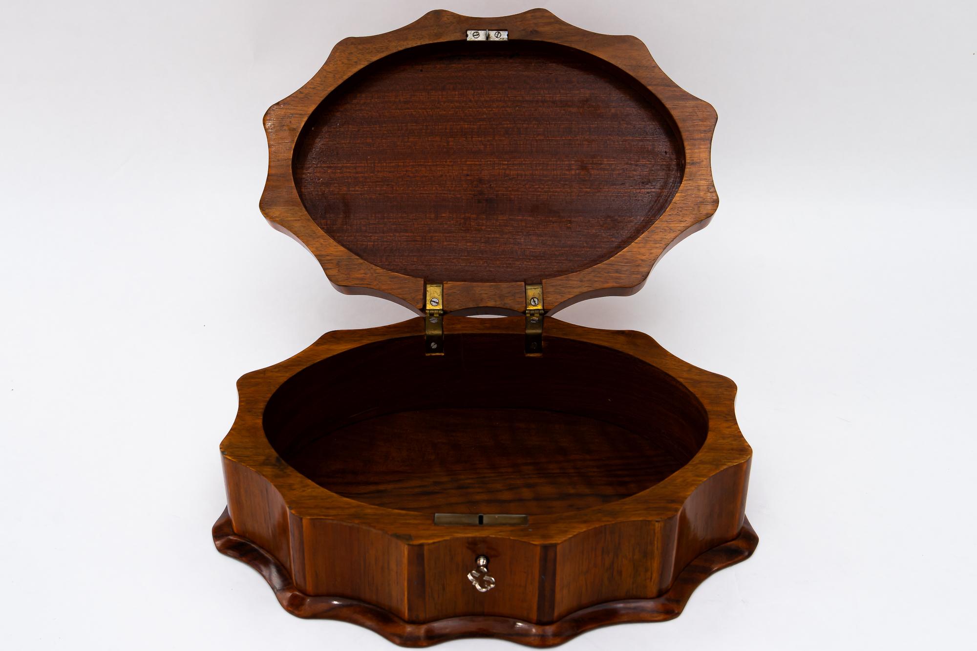Art Deco Wood Jewelry Box around 1920s For Sale 1