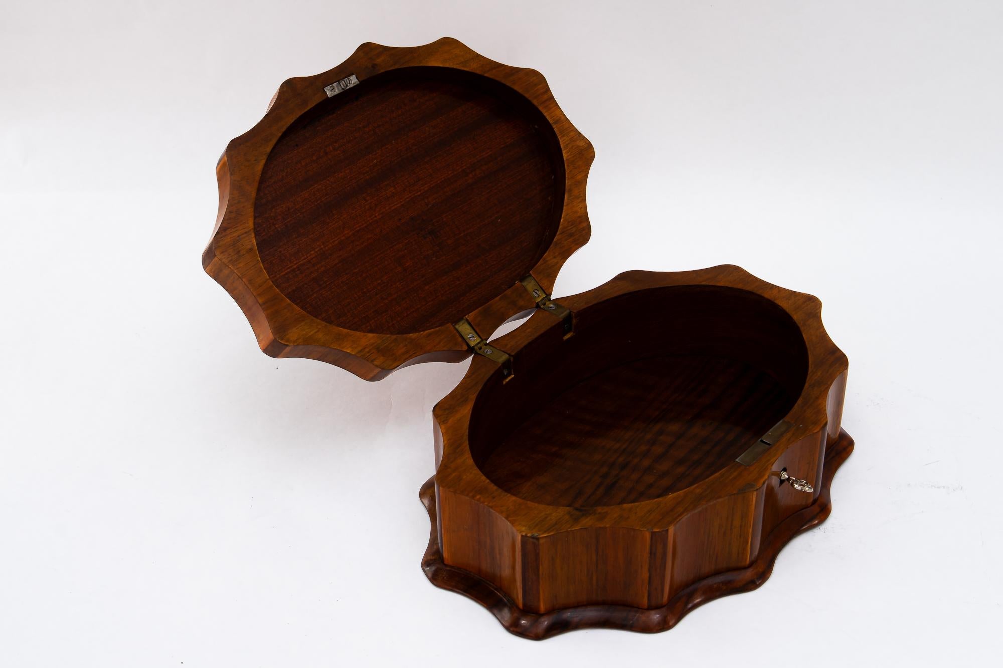 Art Deco Wood Jewelry Box around 1920s For Sale 3