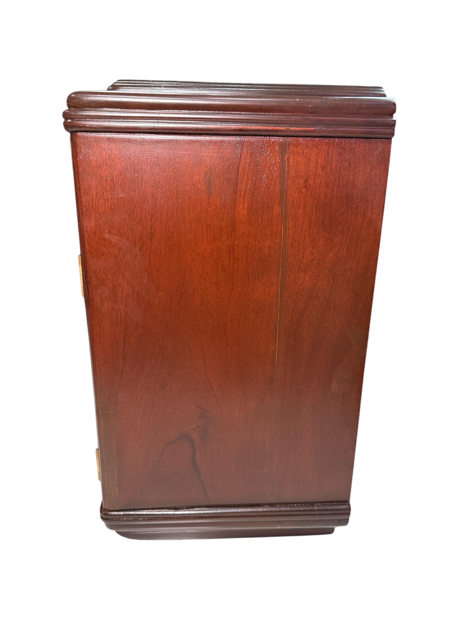 Table d'appoint en bois Art Déco en vente 3