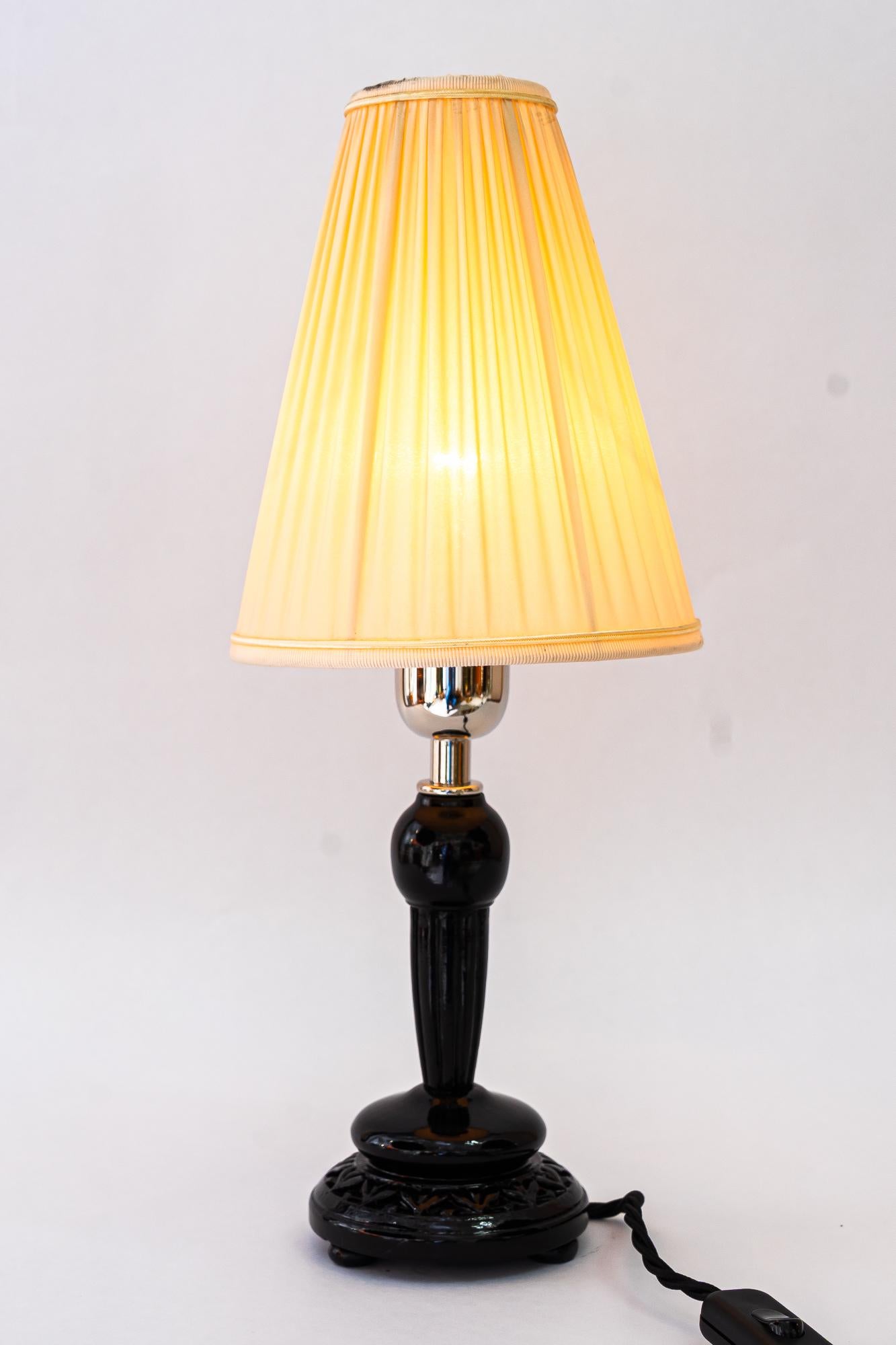 Lampe de table Art Déco et abat-jour en tissu vienne des années 1920 en vente 2