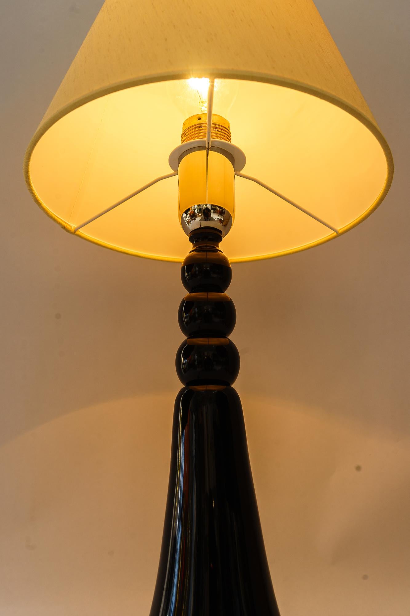 Art Deco Holz Tischlampe Wien um 1930er Jahre mit Stoffschirm im Angebot 4