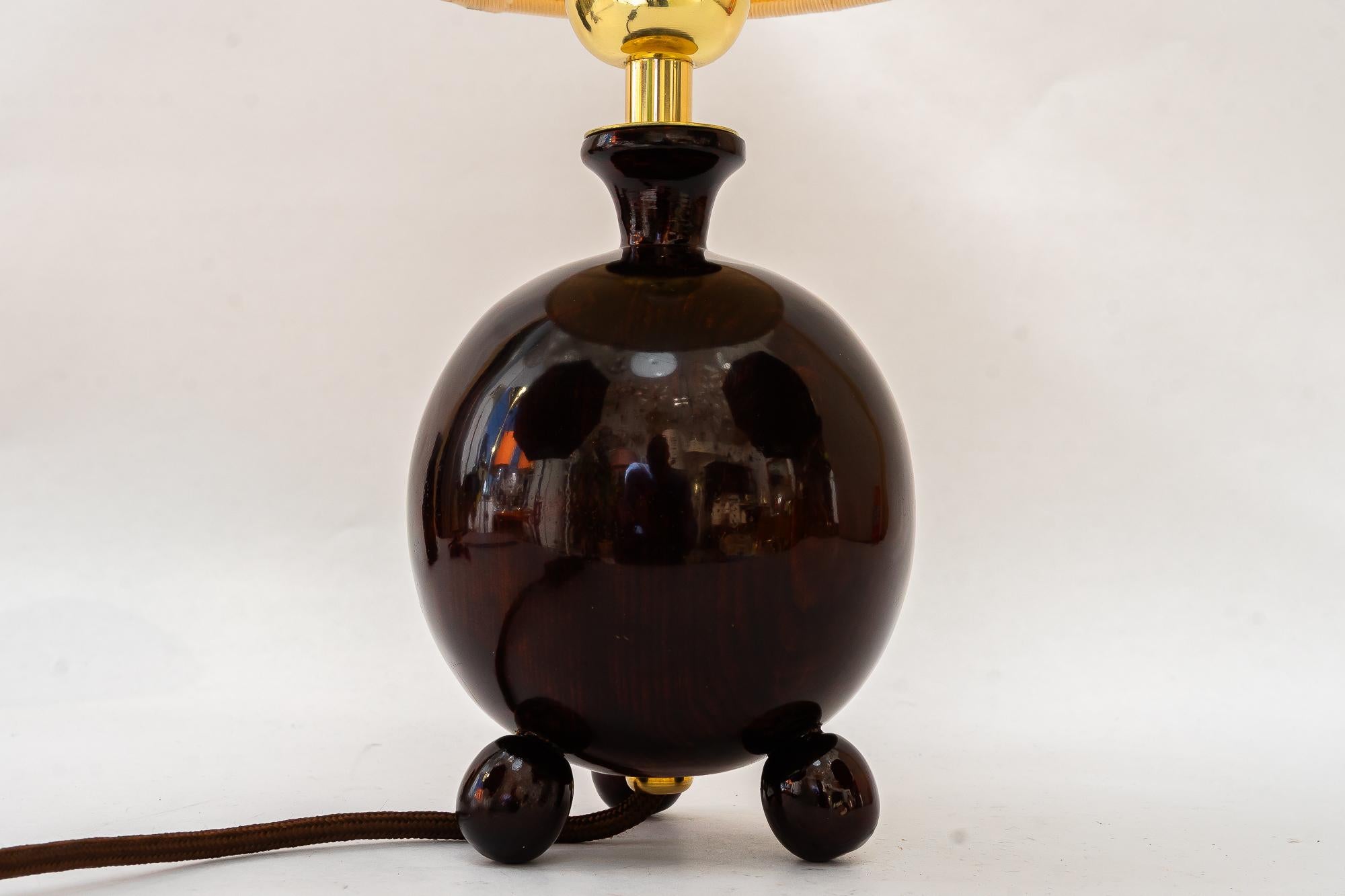 Art Deco Holz Tischlampe mit Stoffschirm Wien um 1920er Jahre (Österreichisch)