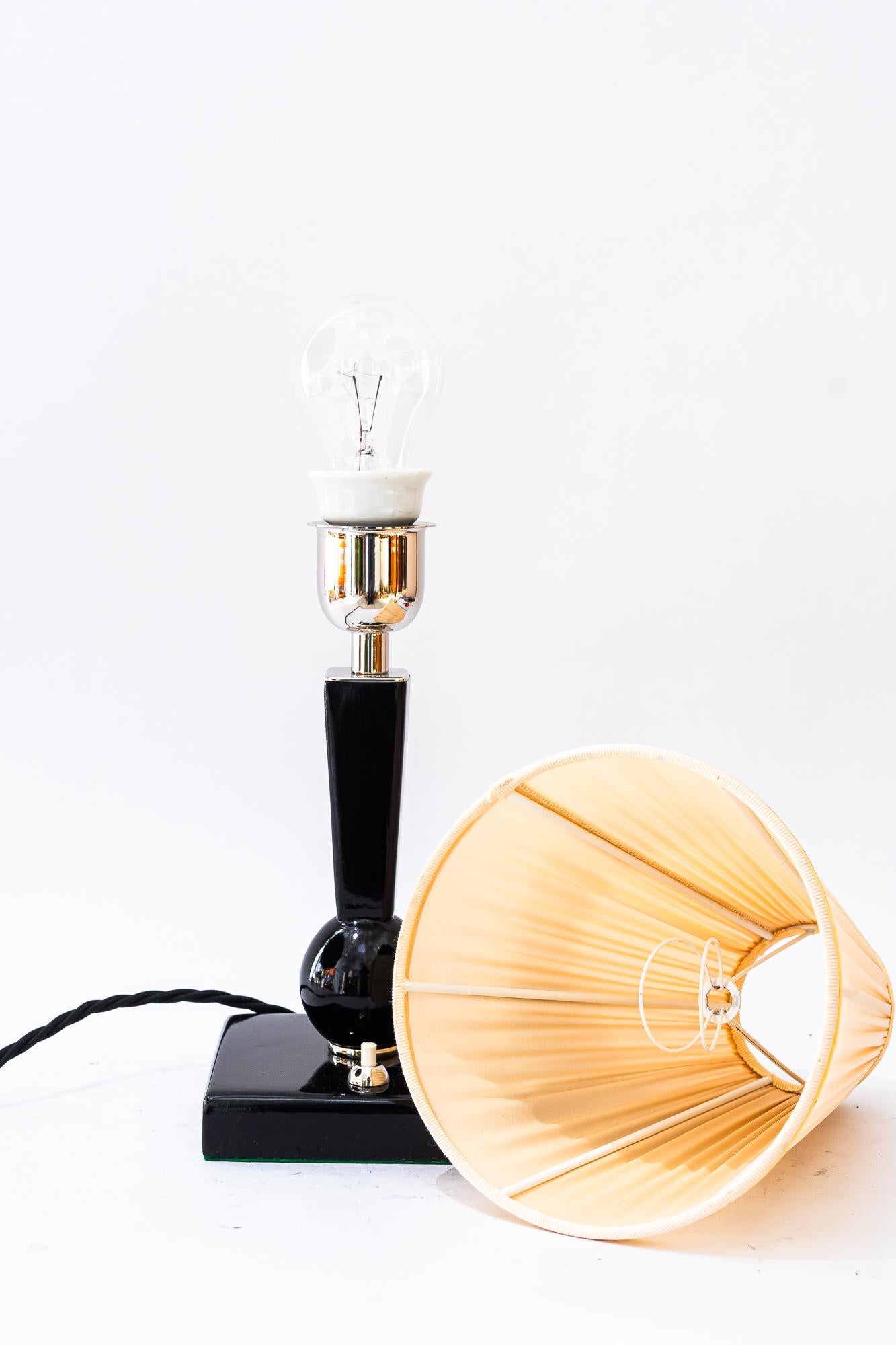 Art Deco Holz Tischlampe mit Stoffschirm Wien um 1920s im Angebot 2