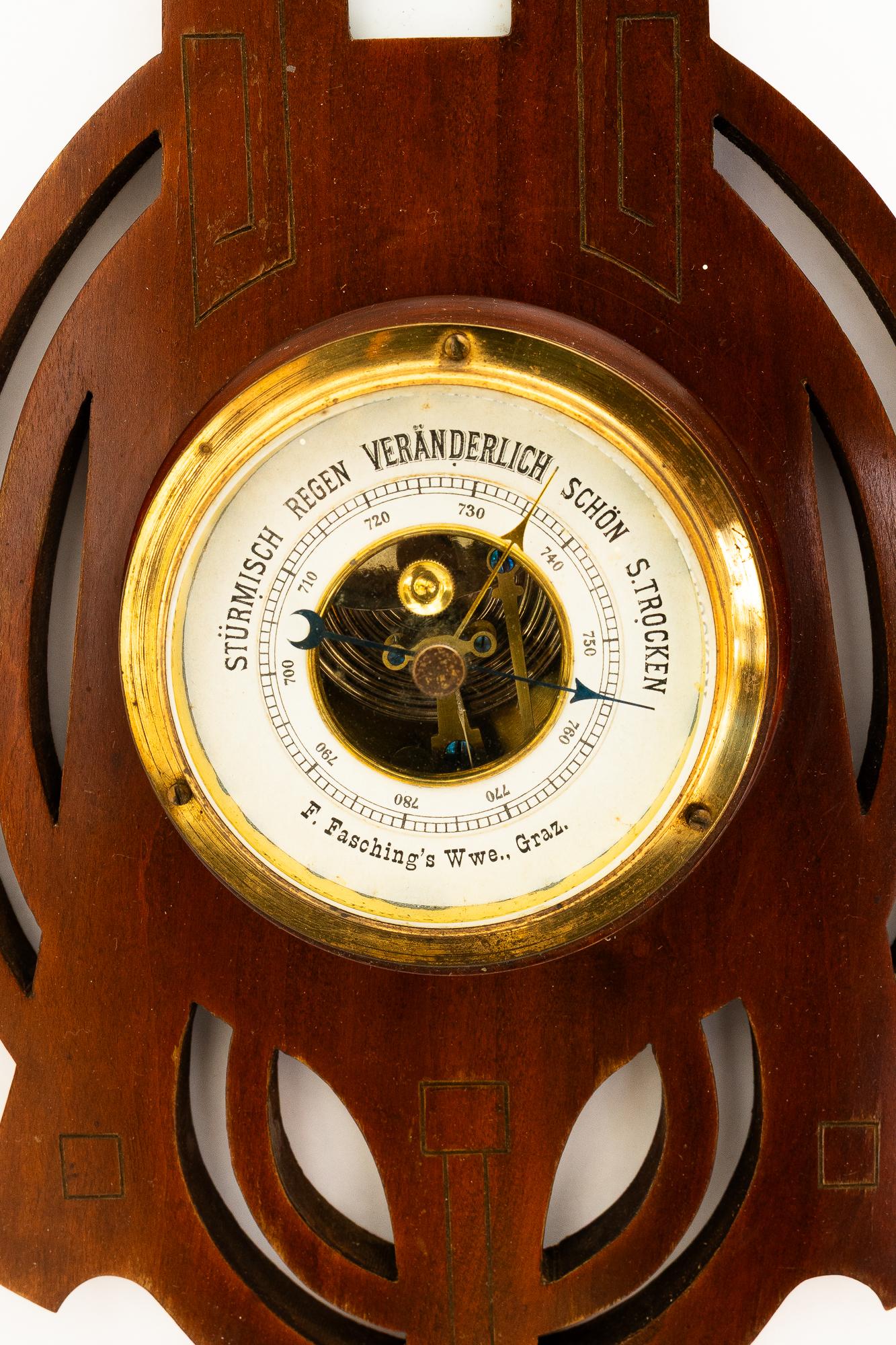 Début du 20ème siècle Station météo en bois Art Deco vienne vers 1920 en vente