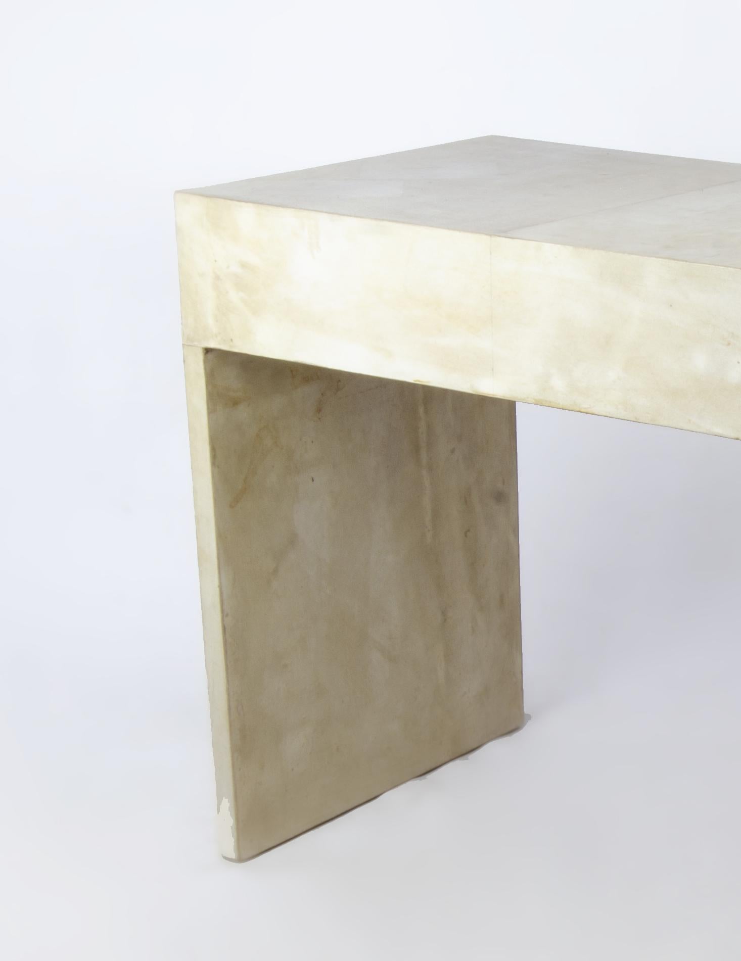 Escritorio Art Déco de madera con cubierta de pergamino Diseñado por J.M. Frank para Comte S.A. en venta 1