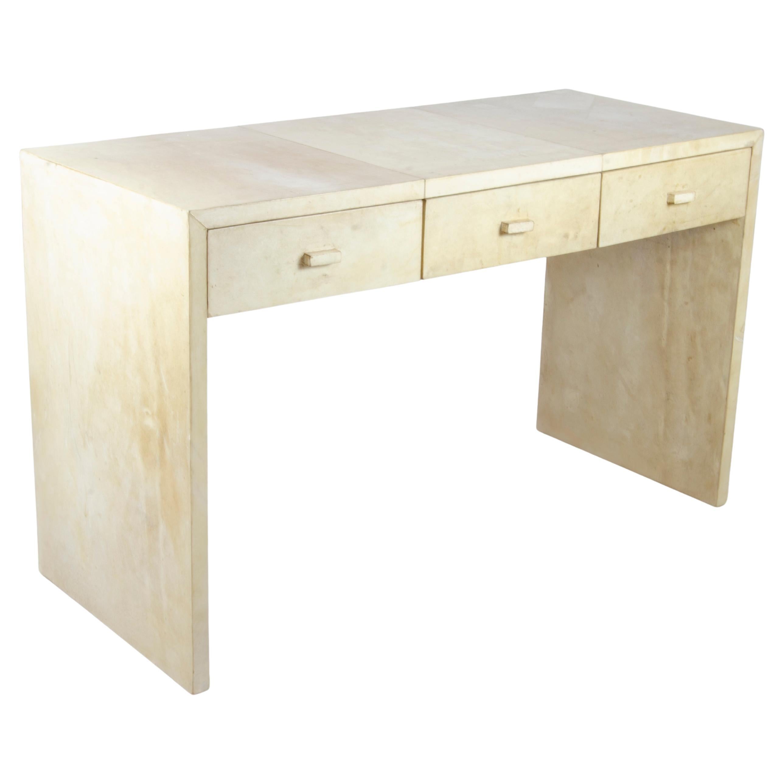 Escritorio Art Déco de madera con cubierta de pergamino Diseñado por J.M. Frank para Comte S.A. en venta