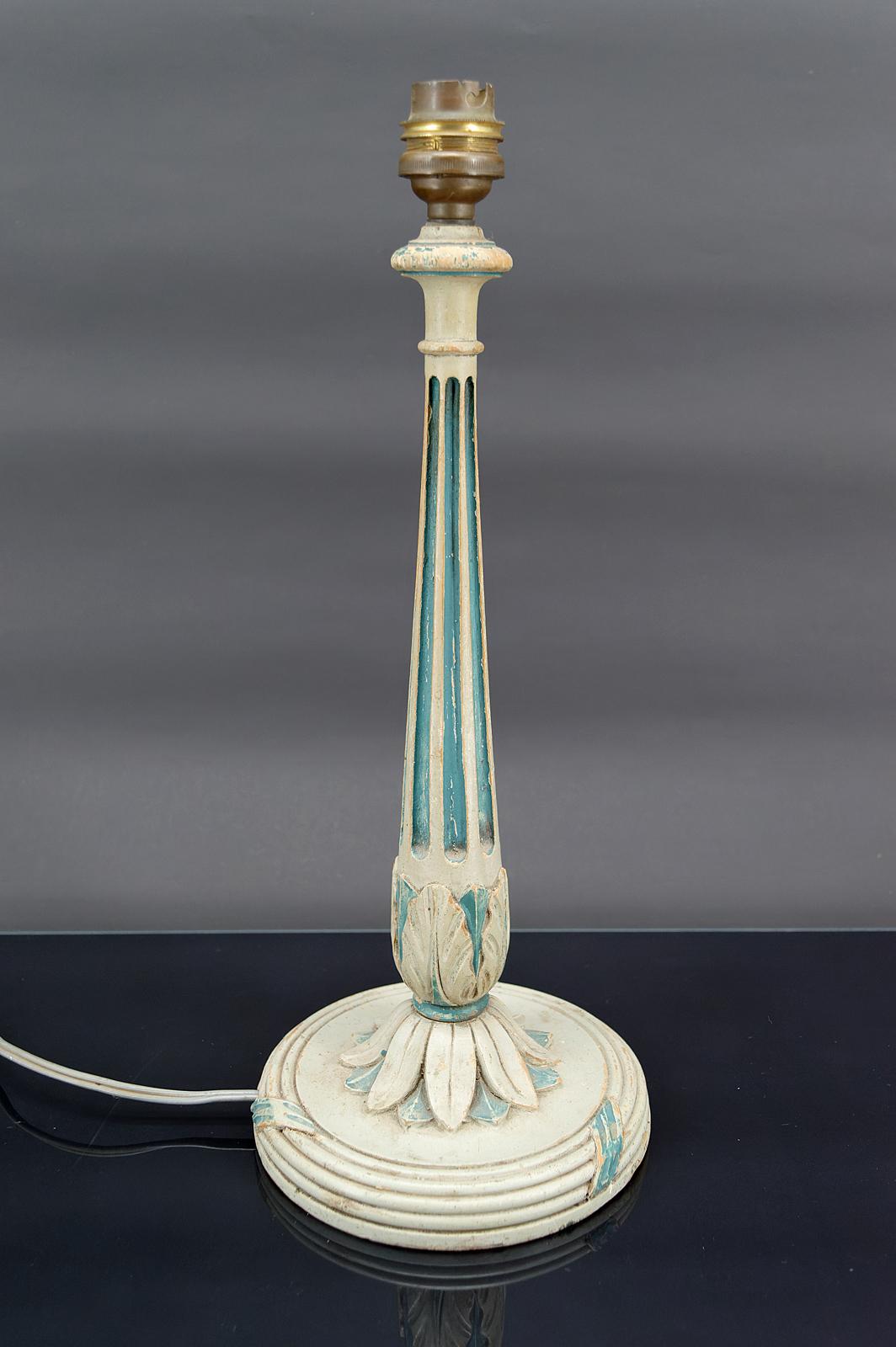 French Art Deco wooden lamp painted in white and patinated blue, France, Circa 1920 For Sale