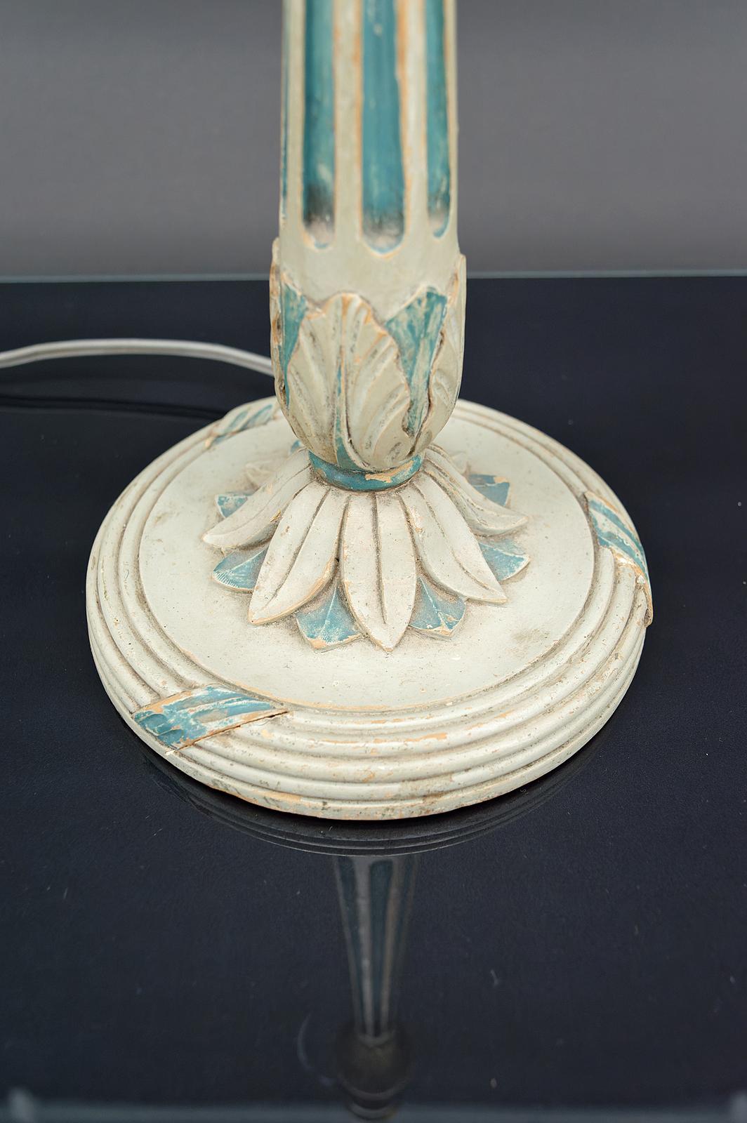 Early 20th Century Art Deco wooden lamp painted in white and patinated blue, France, Circa 1920 For Sale