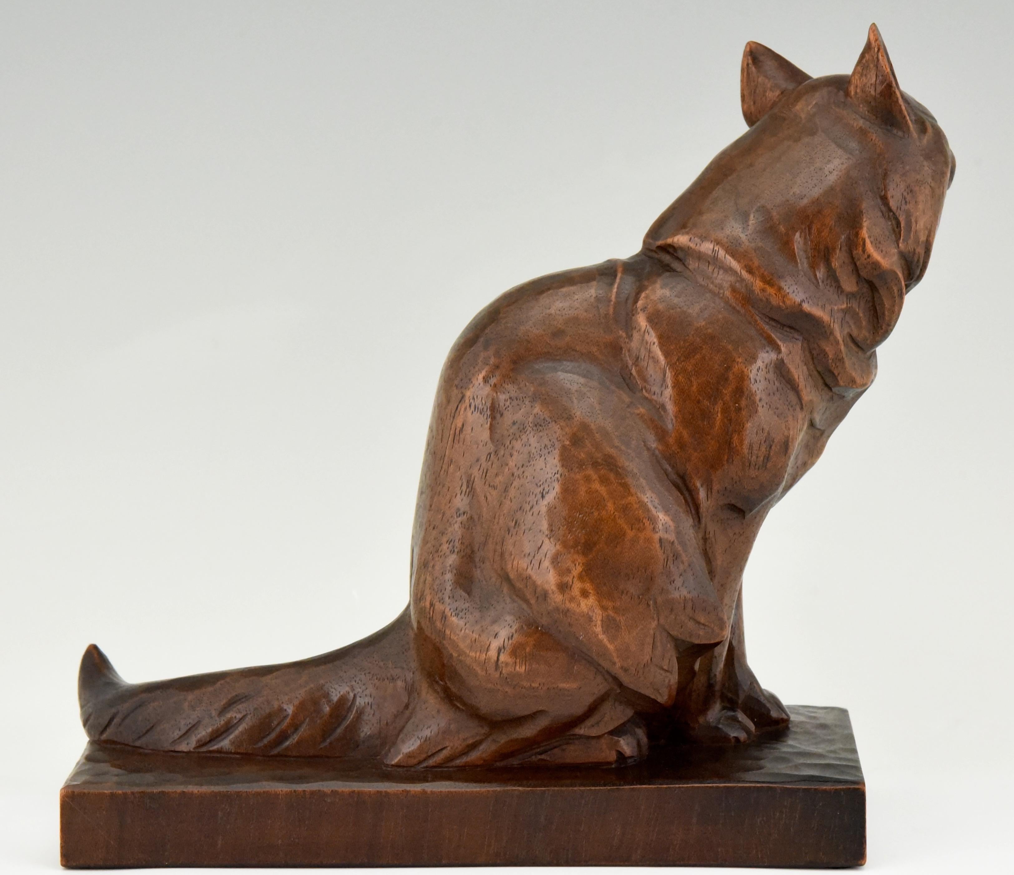 Art Deco Wooden Sculpture of a Cat Hand Carved Irenee Rochard, France, 1930 In Good Condition In Antwerp, BE