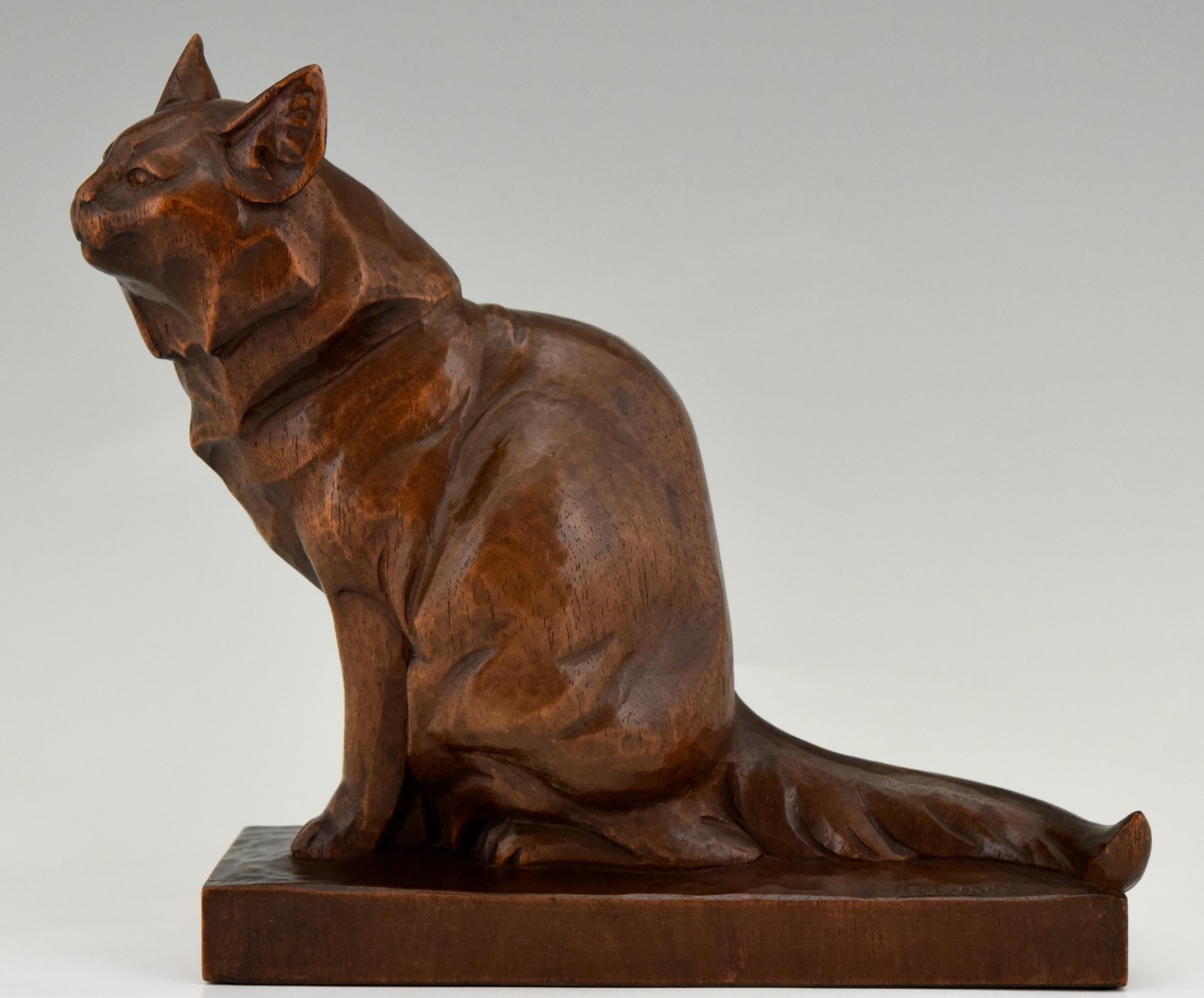 Art Deco Wooden Sculpture of a Cat Hand Carved Irenee Rochard, France, 1930 2