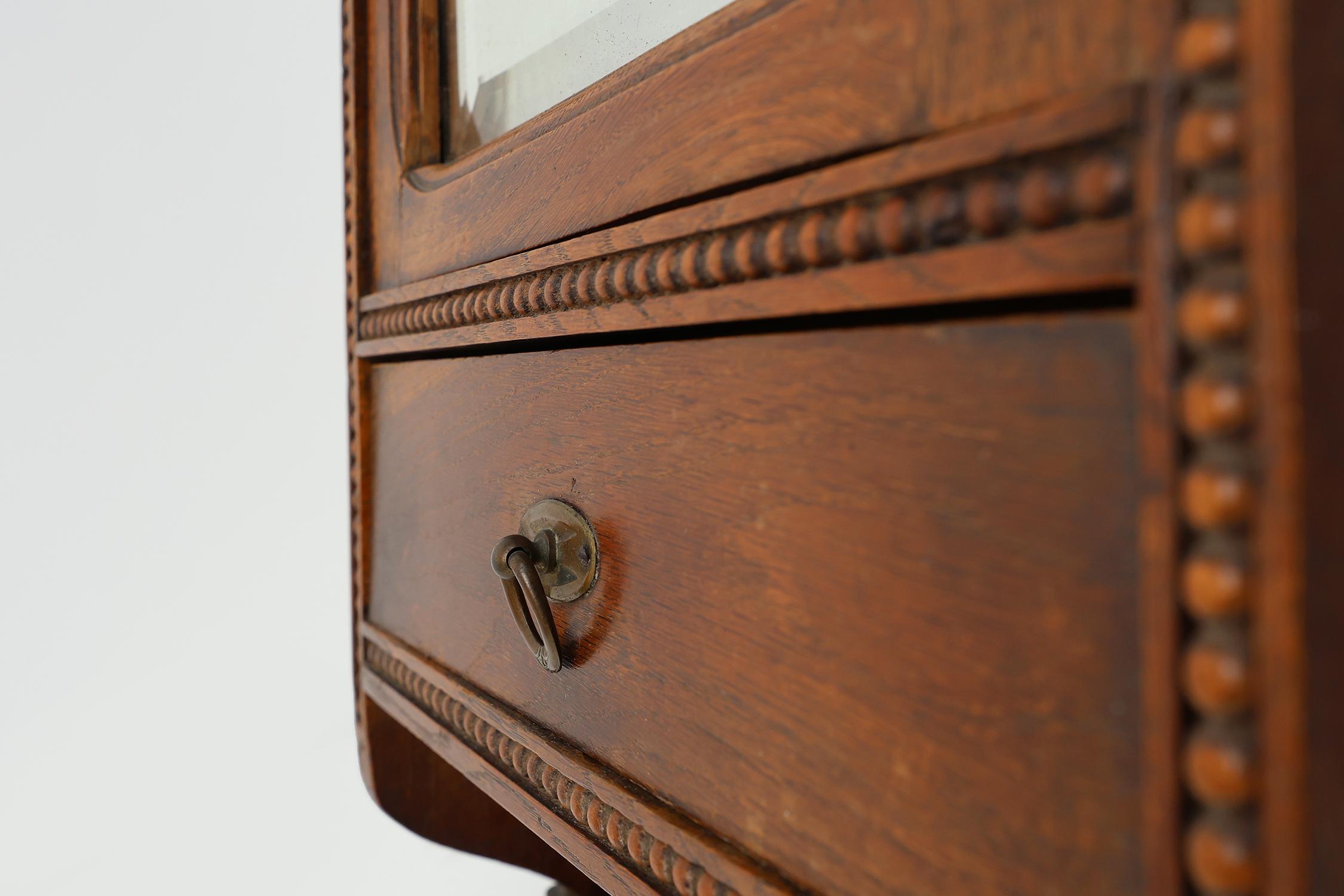 Miroir Cabinet de rasage en bois Art Deco avec Mirror, France 1930s en vente