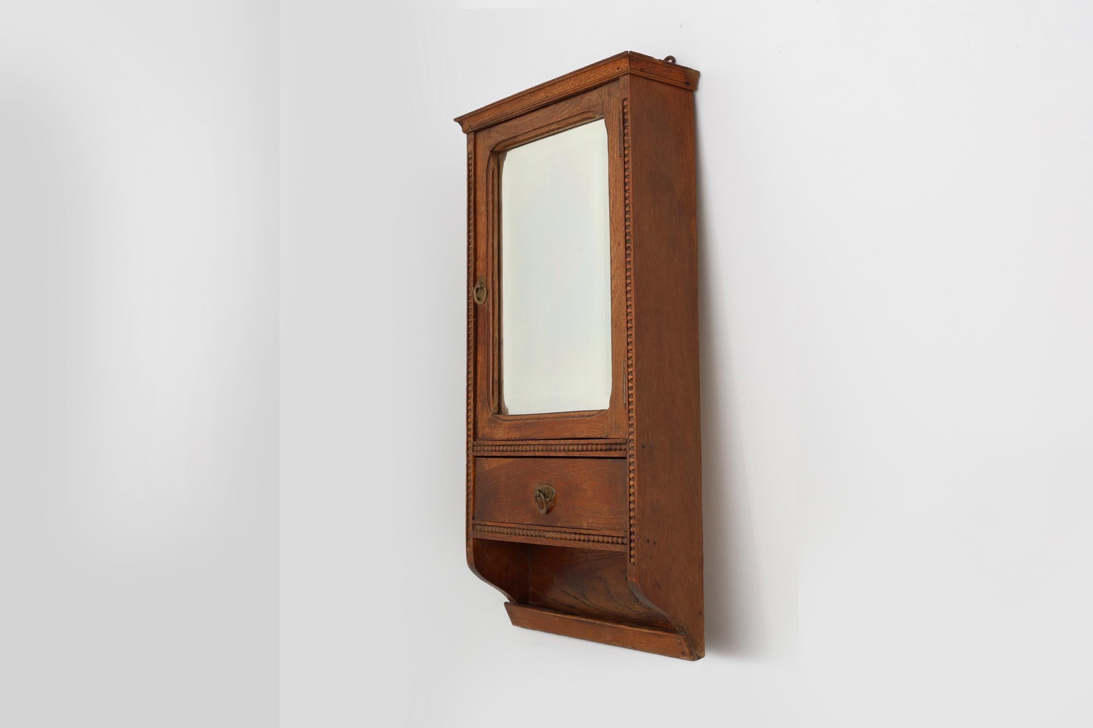 Cabinet de rasage en bois Art Deco avec Mirror, France 1930s en vente 1