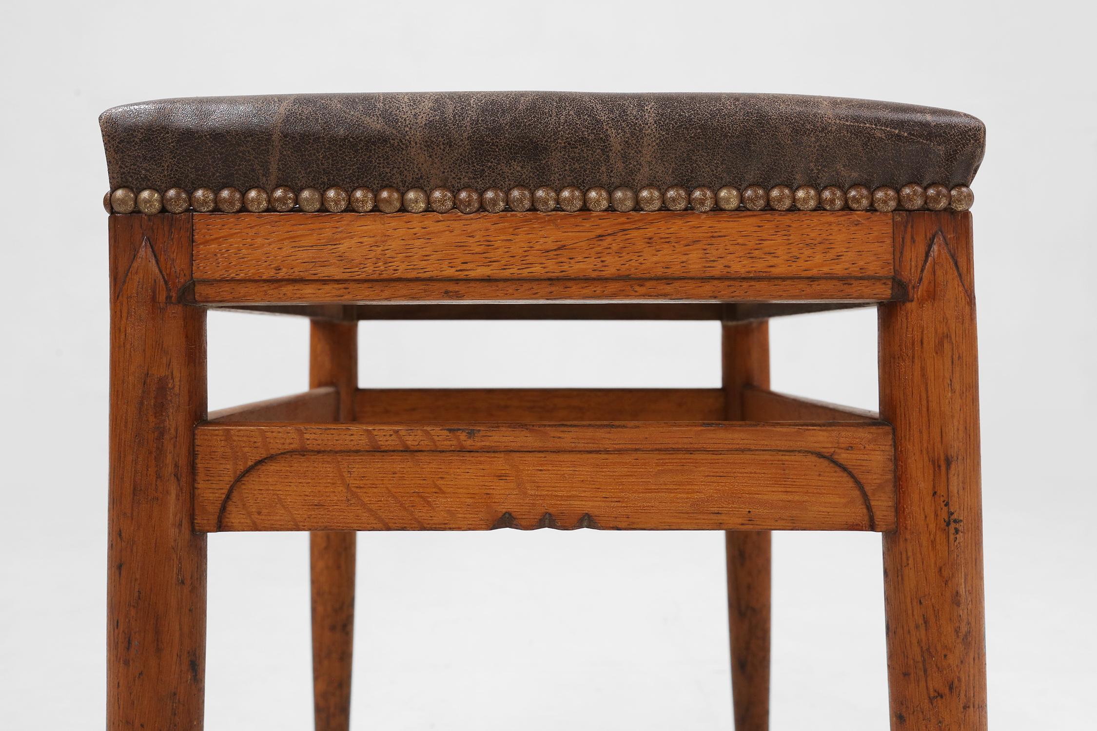 Art Deco wooden stool with leather top, Belgium ca. 1920 In Good Condition For Sale In Meulebeke, BE