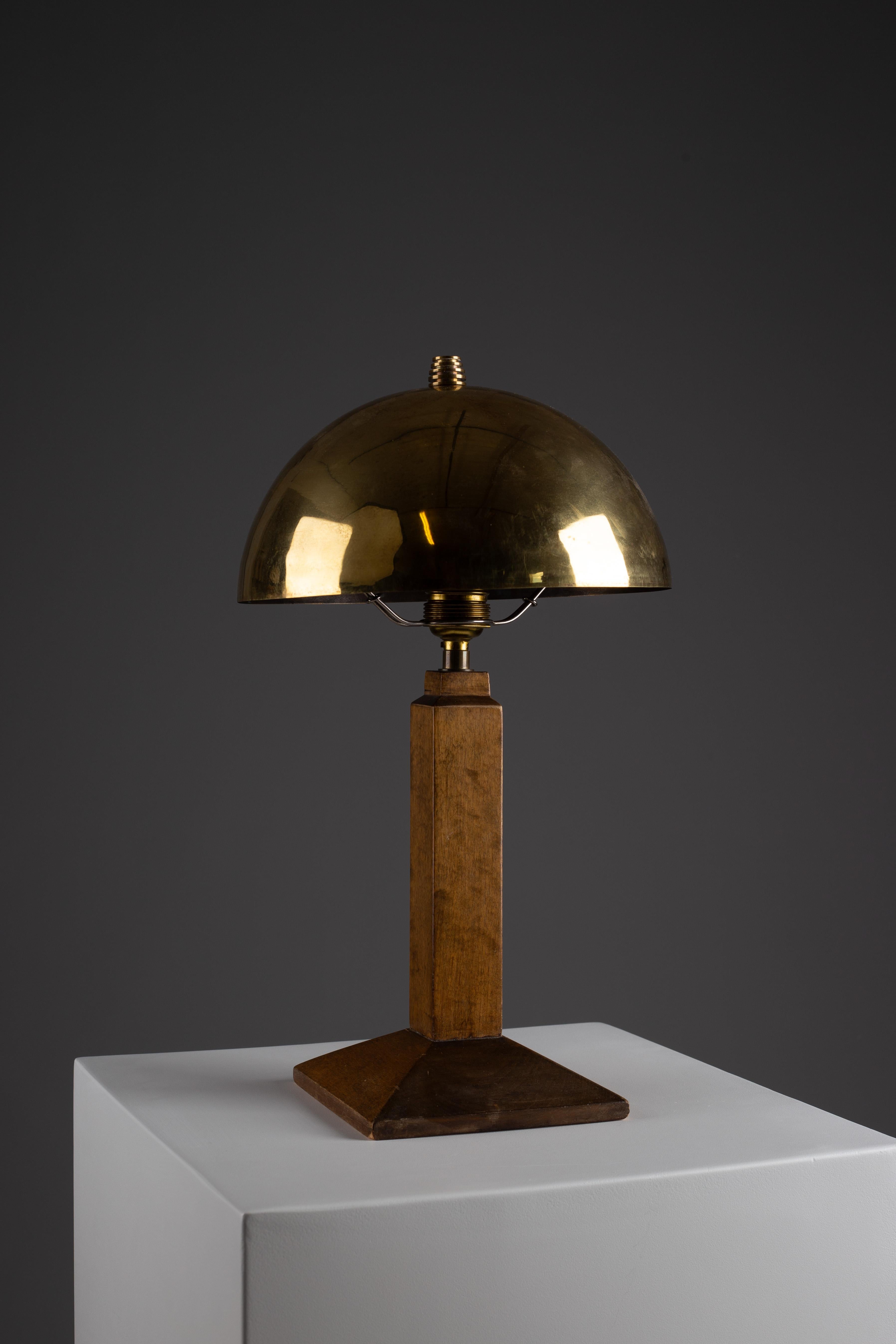 Art Deco wooden table lamp with brass shade For Sale 6