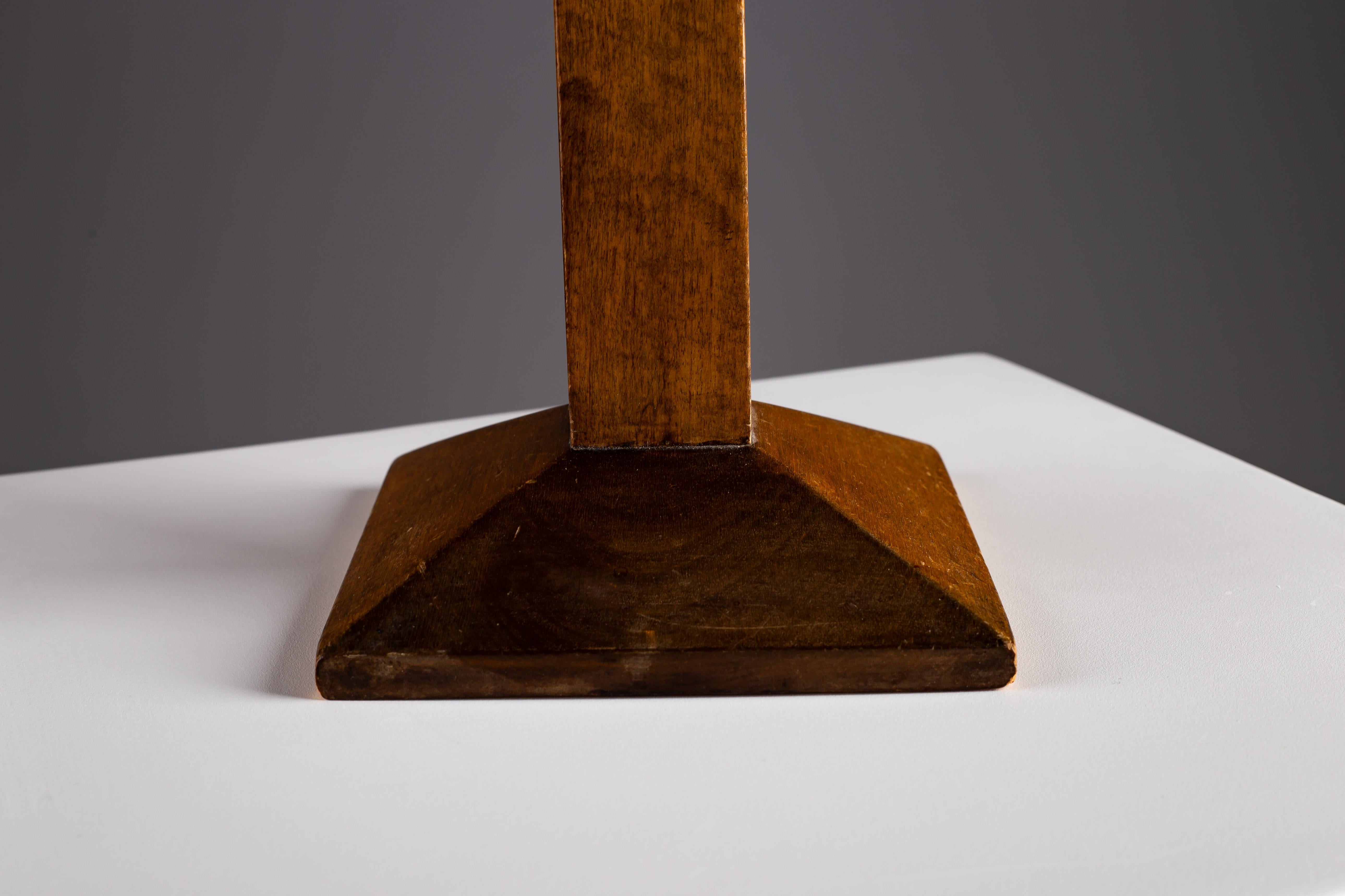 Art Deco wooden table lamp with brass shade For Sale 3