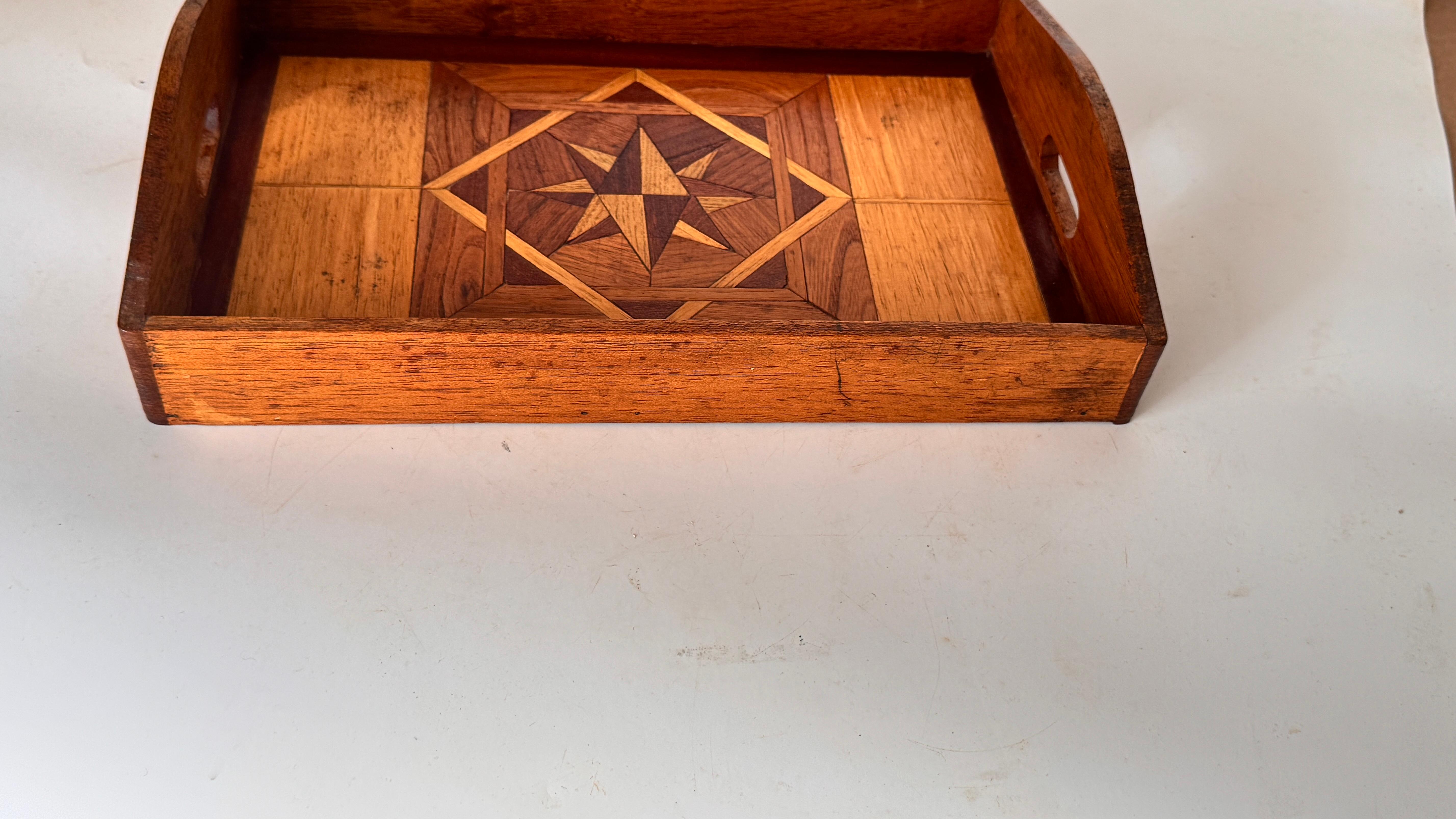 Art Deco Holztablett mit geometrischen Intarsien - Frankreich, 1940er Jahre im Angebot 2