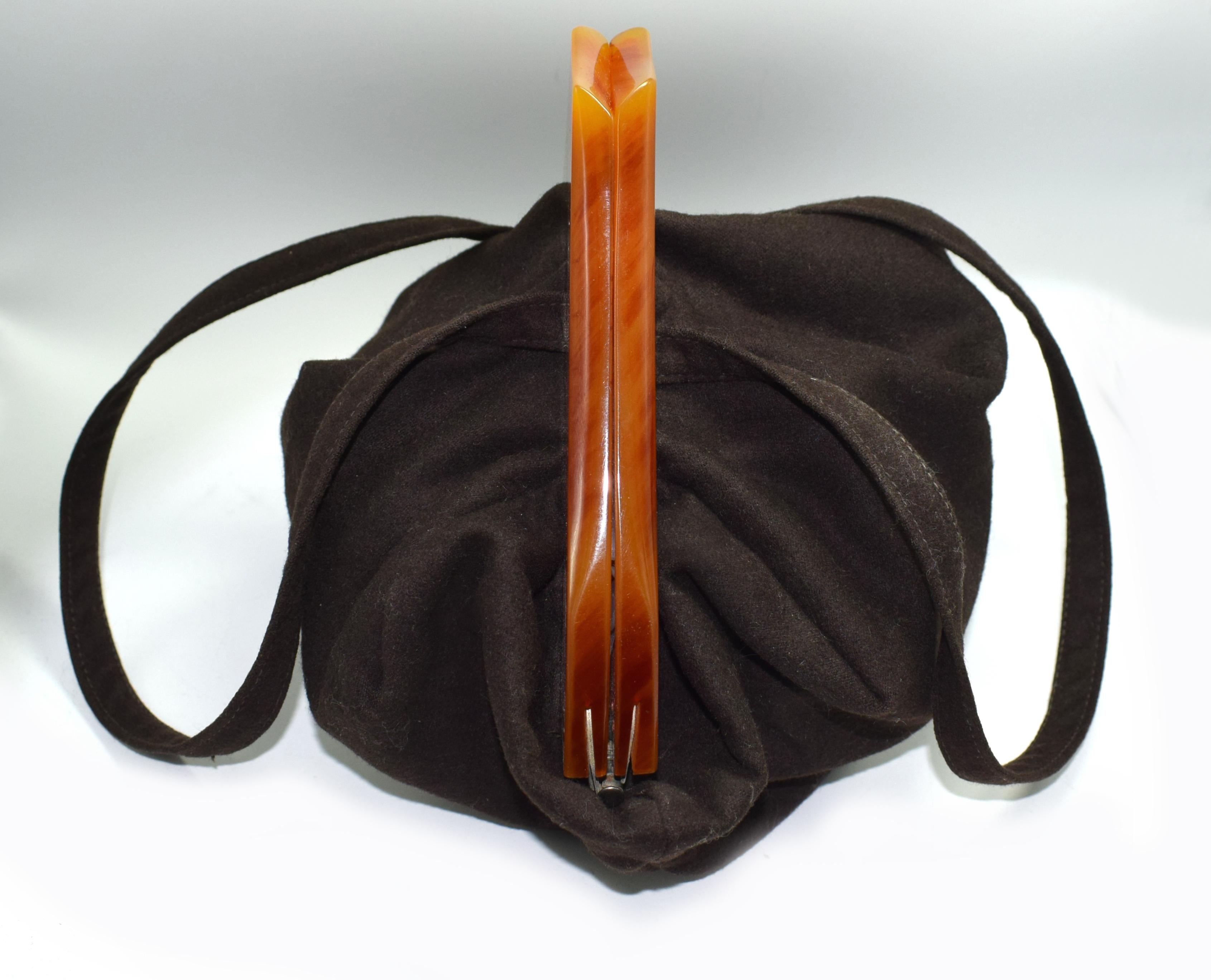 20th Century Art Deco Wool and Catalin Bakelite Slouch Ladies Bag, circa 1930 For Sale