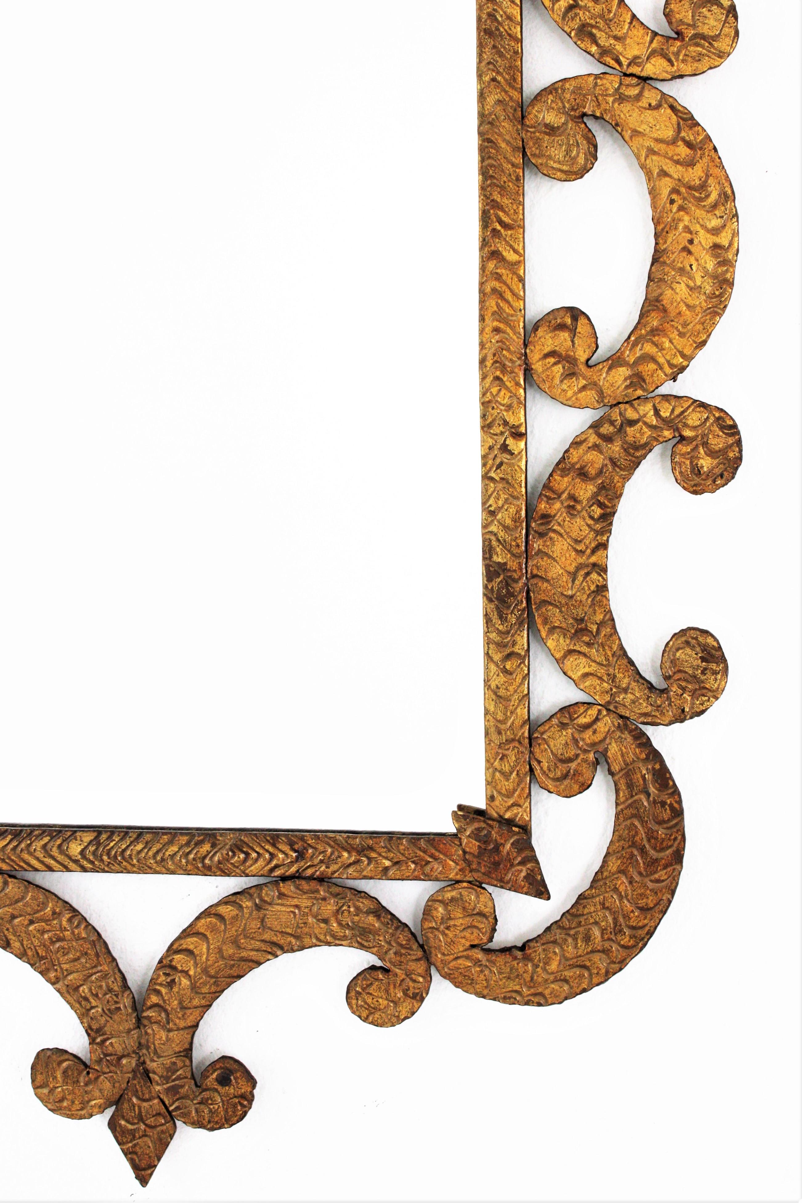 Art Deco Wrought Gilt Iron Mirror with Scroll Detailing, France, 1930s In Excellent Condition In Barcelona, ES