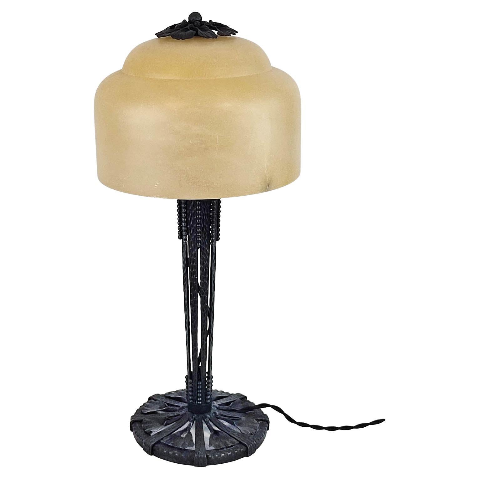 Art-Déco-Tischlampe aus Schmiedeeisen und Alabaster mit Schirm von Edgar Brandt