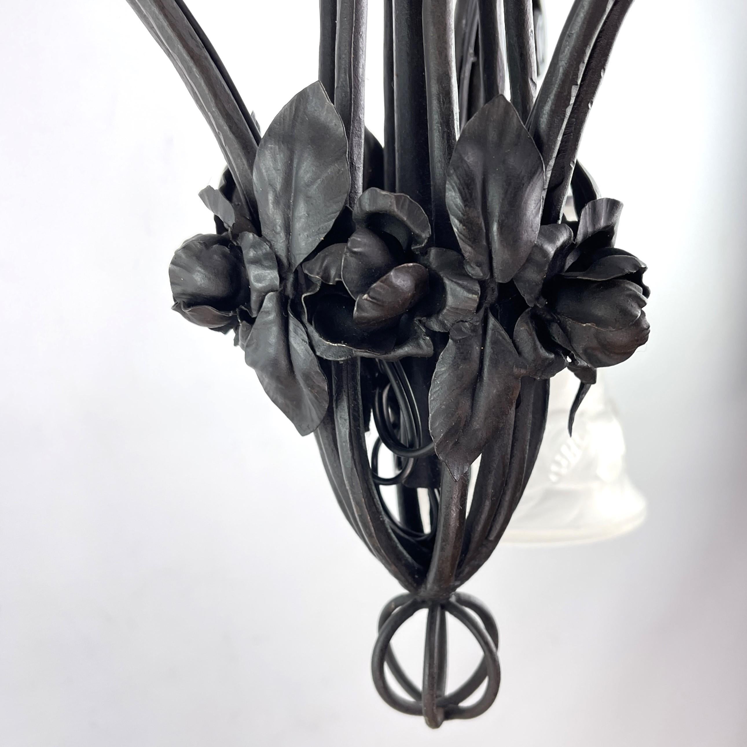 Francese Lampada da soffitto in ferro battuto Art Déco, anni '1920 in vendita