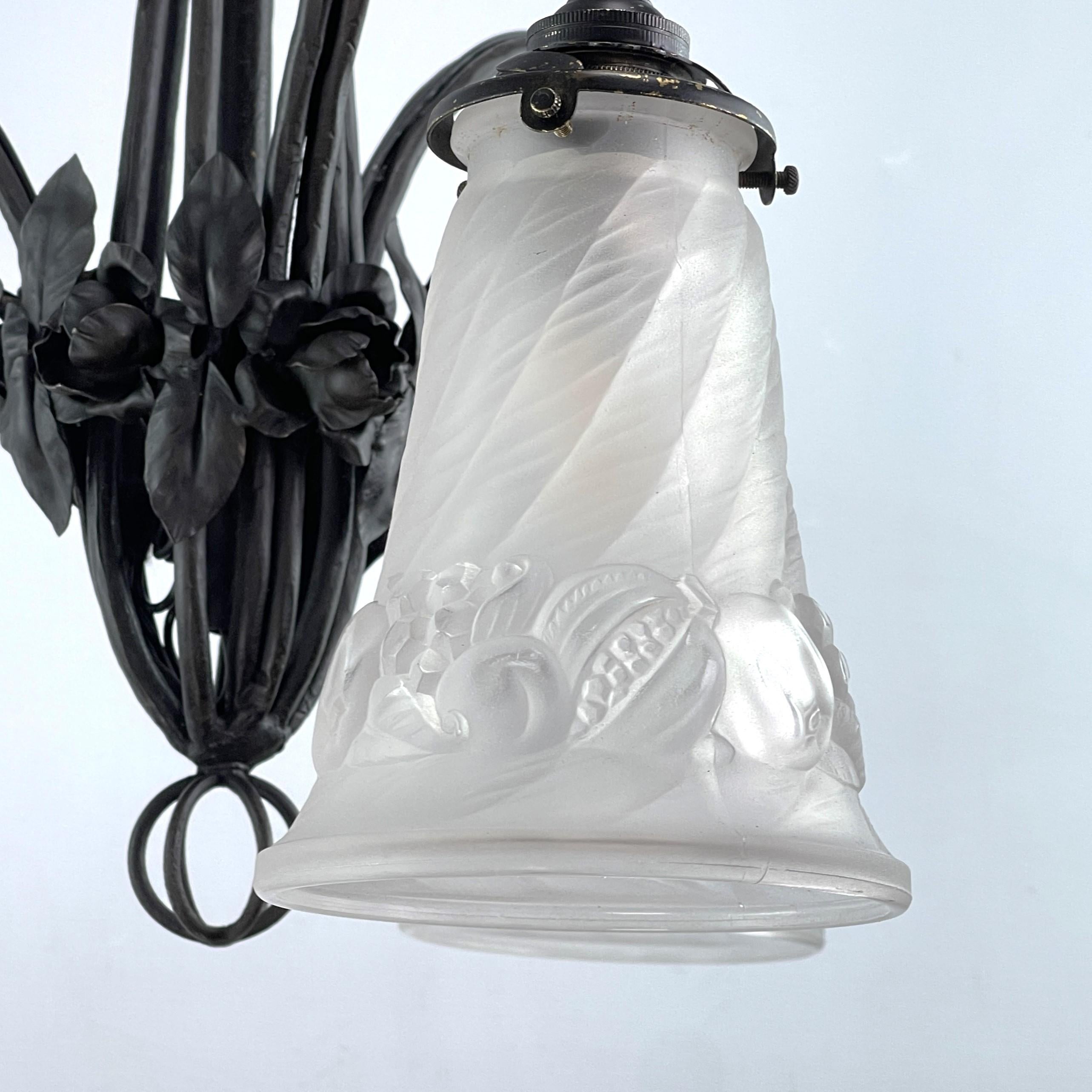 Lampada da soffitto in ferro battuto Art Déco, anni '1920 In condizioni buone in vendita a Bingen am Rhein, RP