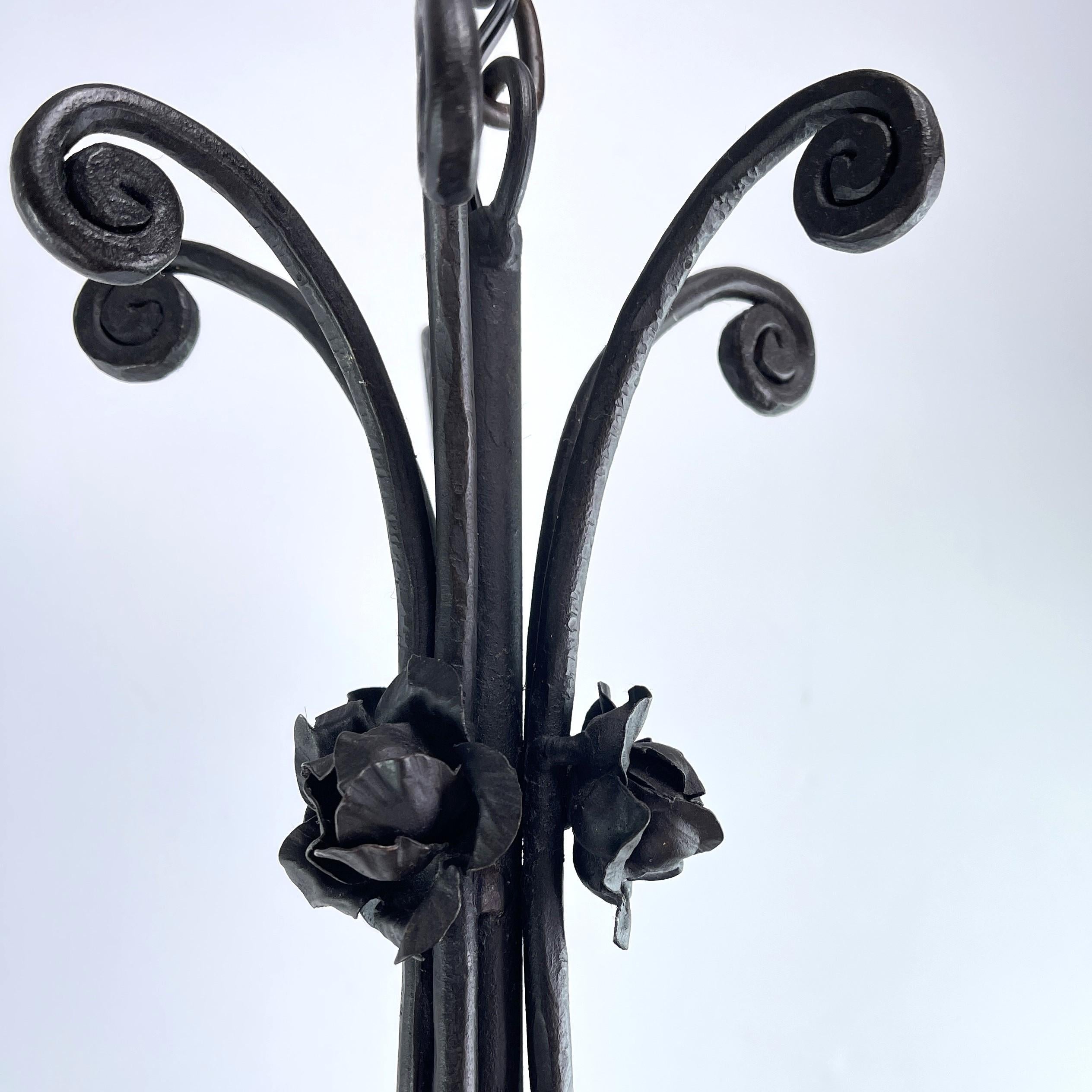 Vetro Lampada da soffitto in ferro battuto Art Déco, anni '1920 in vendita