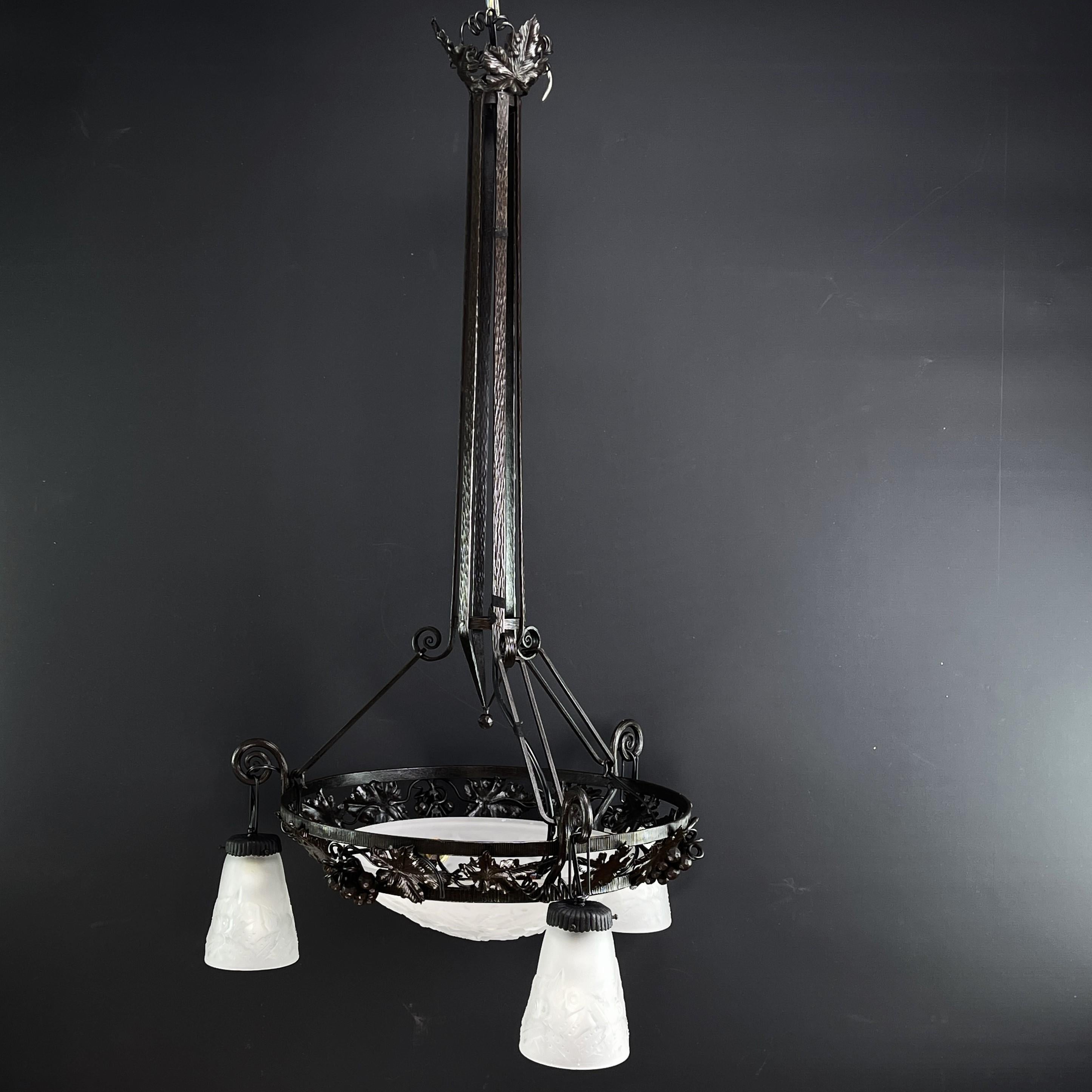 Lampada da soffitto in ferro battuto Art Deco di Muller Freres, Luneville, anni '30 in vendita 5