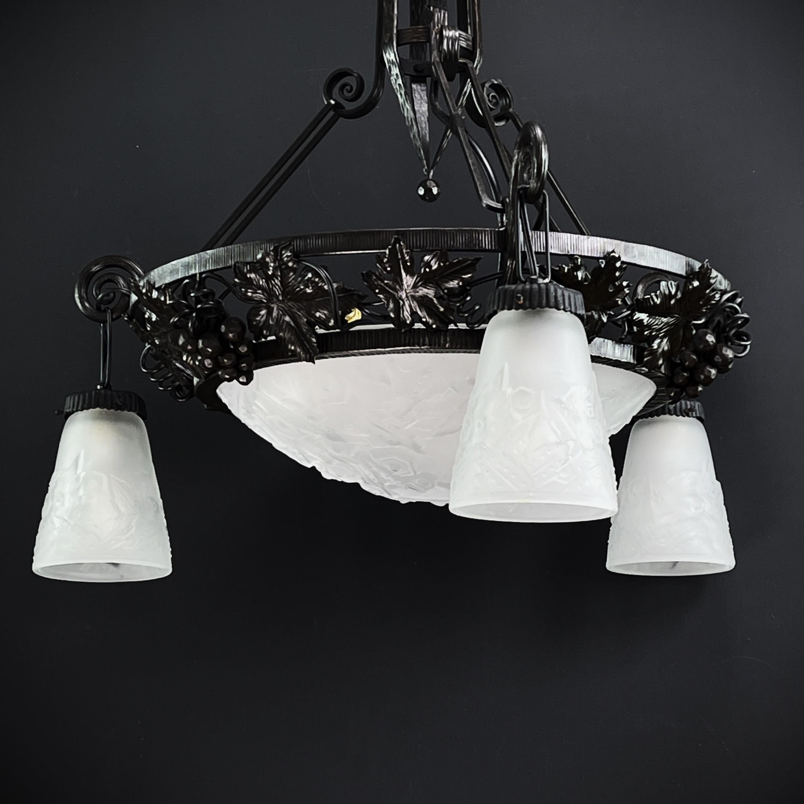 Art Deco wrought iron Ceiling Lamp by Muller Freres, Luneville, 1930s In Good Condition For Sale In Saarburg, RP