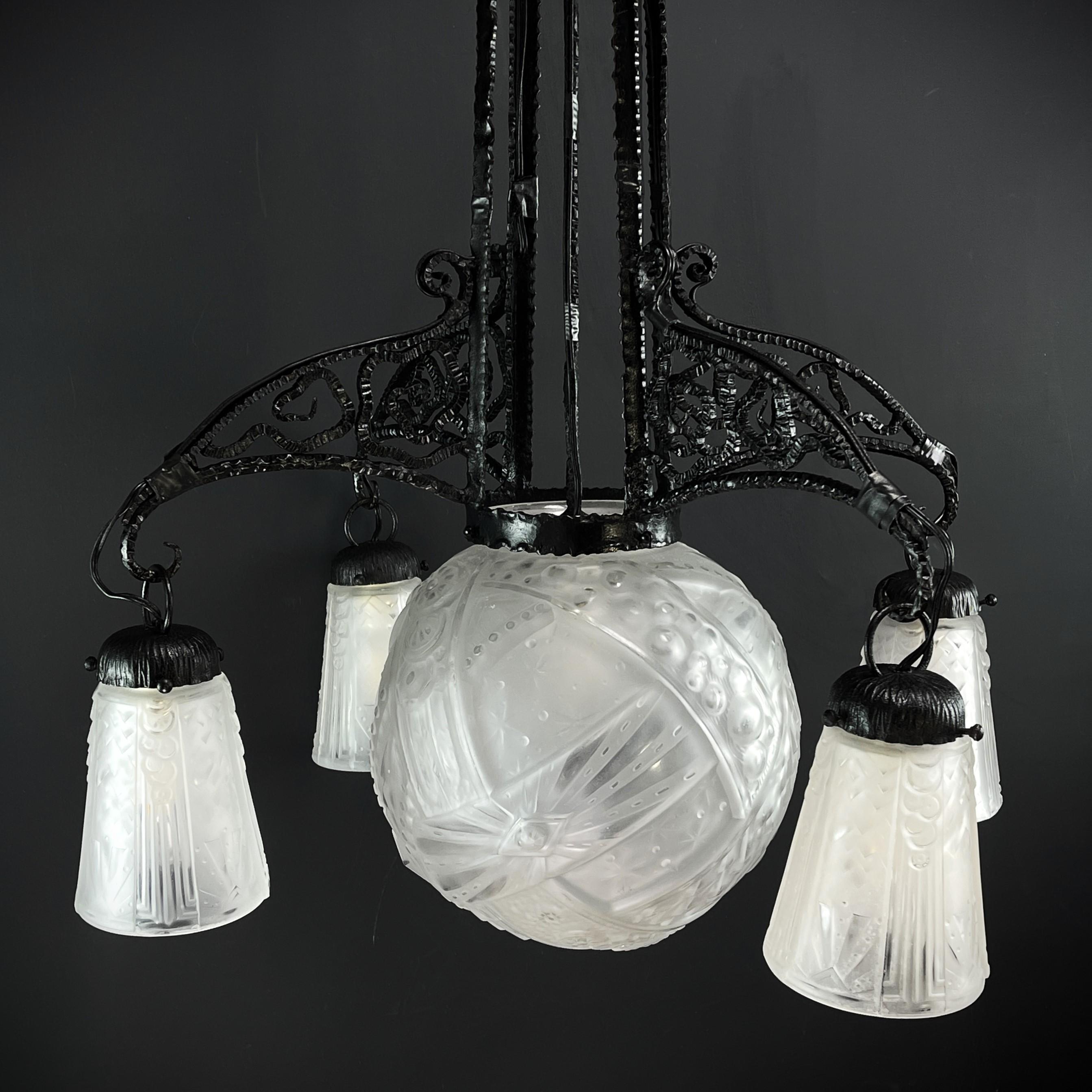 Art Deco wrought iron Ceiling Lamp by Muller Freres, Luneville, 1930s In Good Condition For Sale In Saarburg, RP