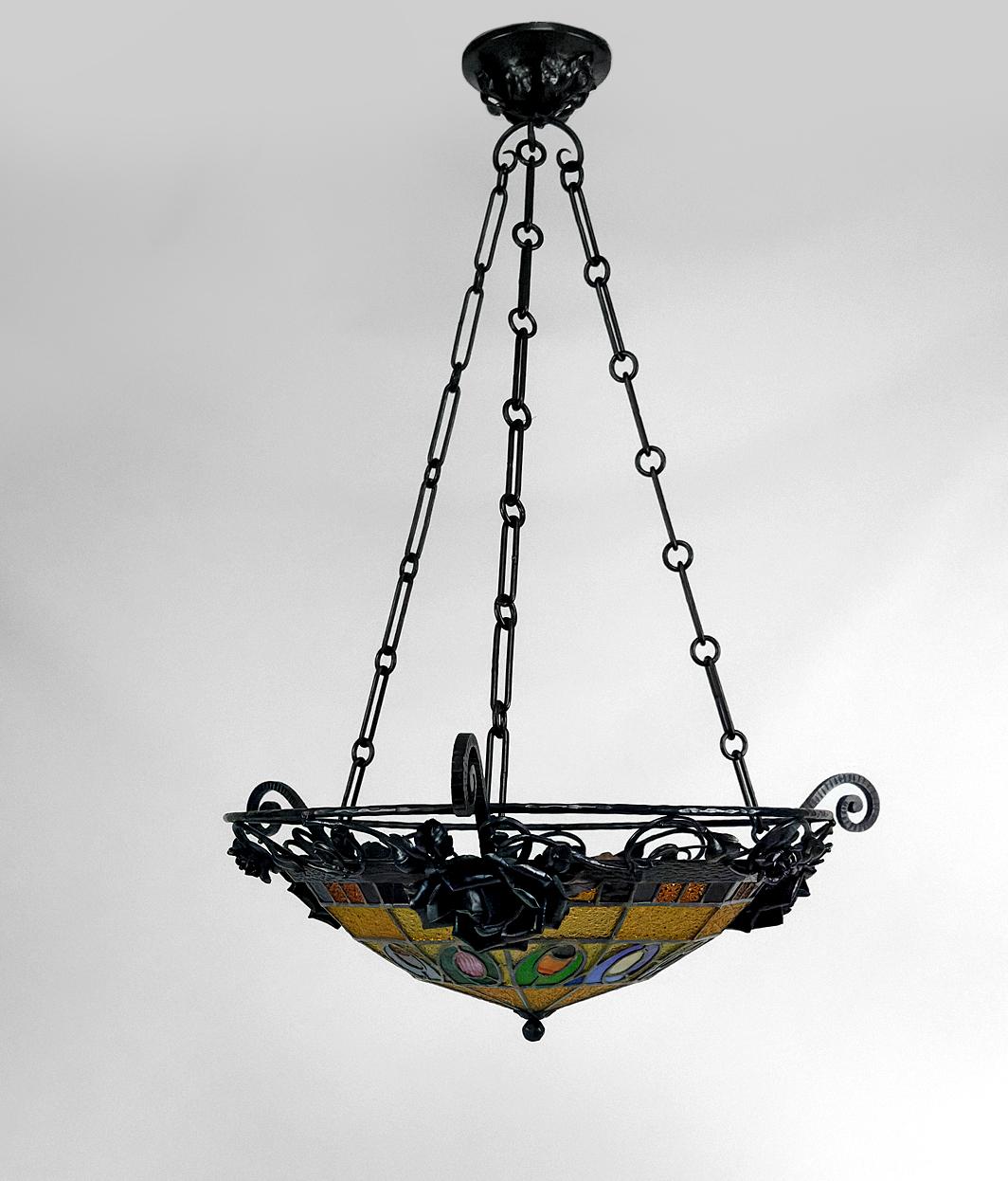 Art Deco wrought iron chandelier by Augustin Louis Calmels, France, Circa 1920 In Excellent Condition For Sale In VÉZELAY, FR